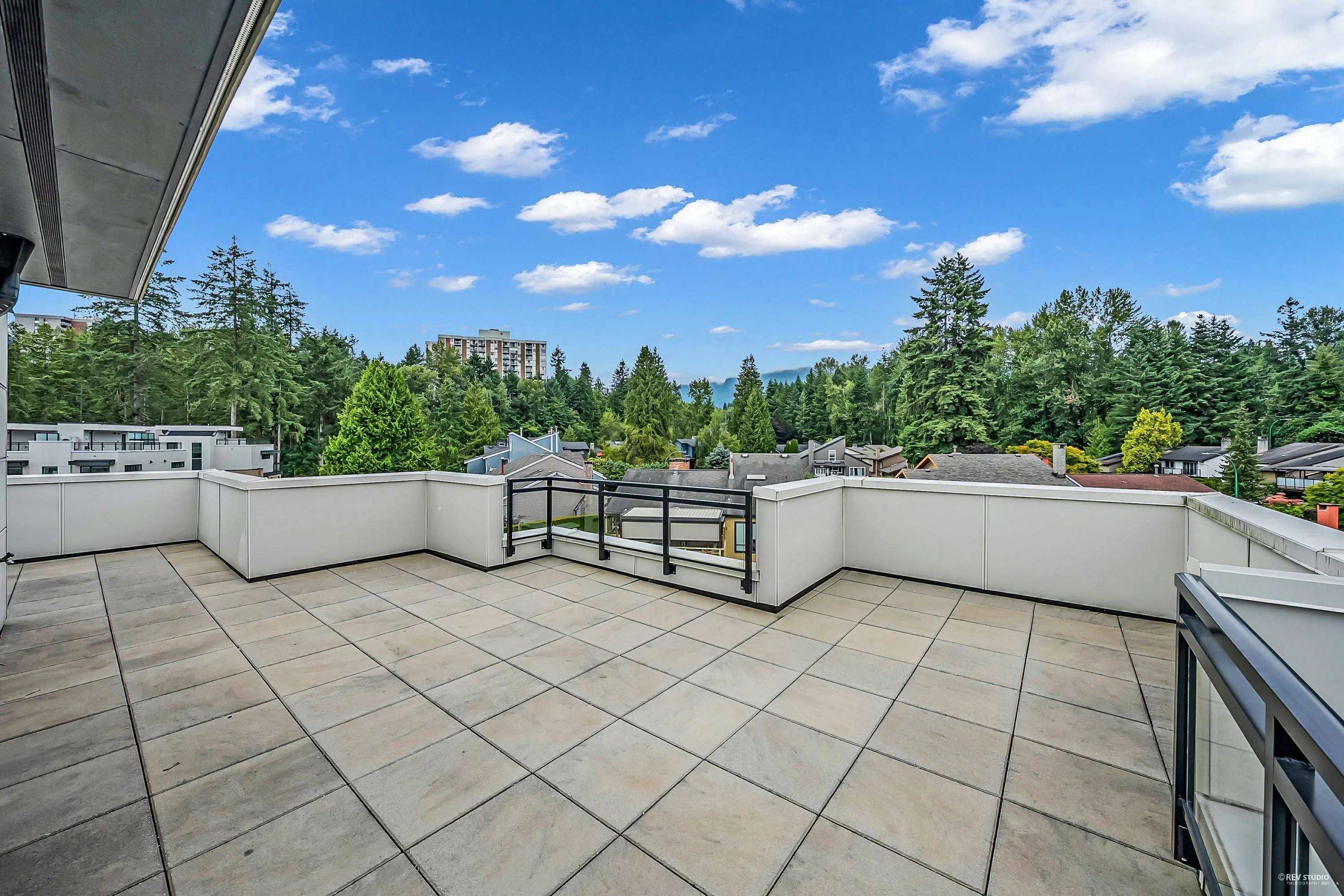 261 2035 Glenaire Drive