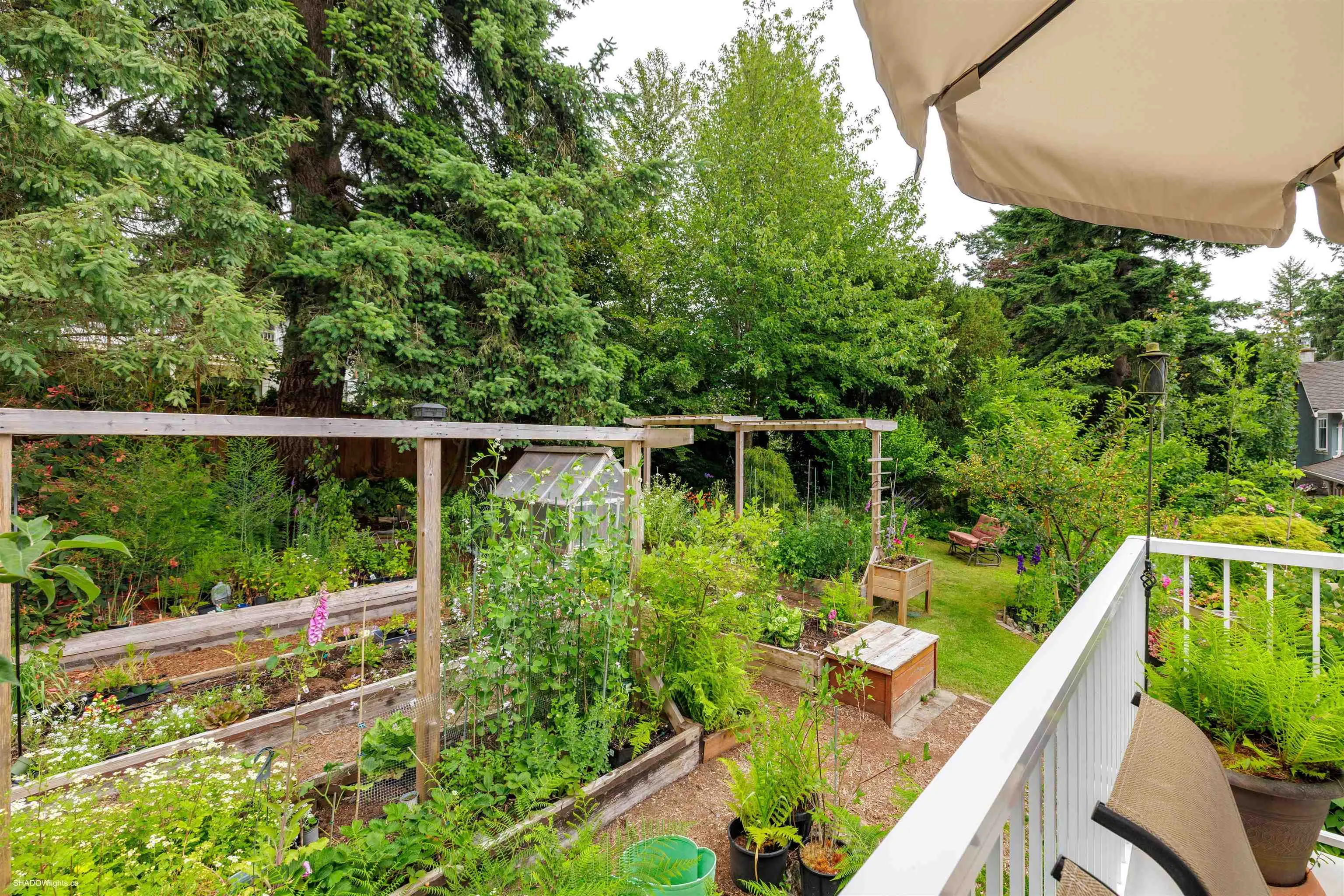 11073 Lawrie Crescent