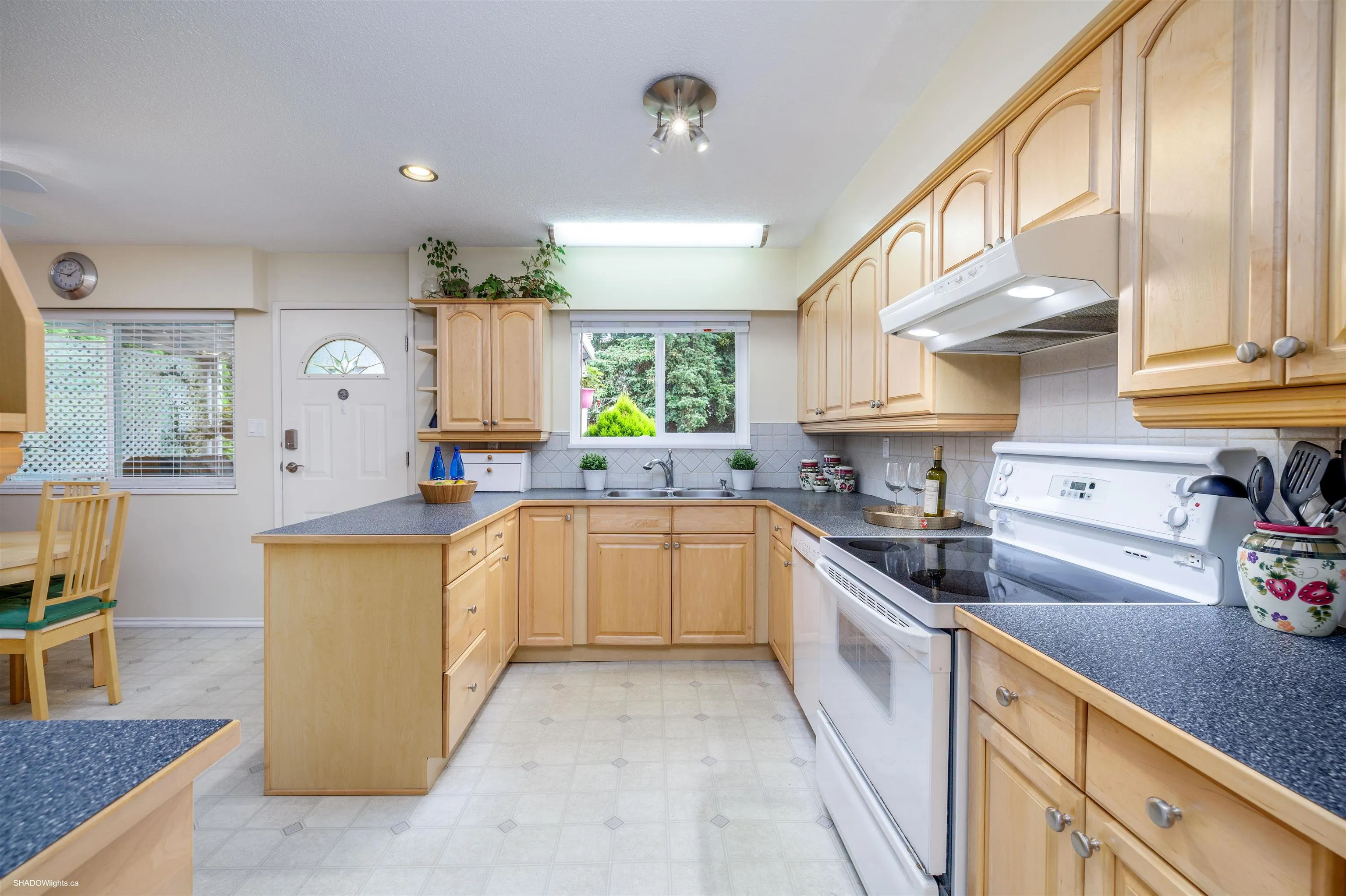 11073 Lawrie Crescent