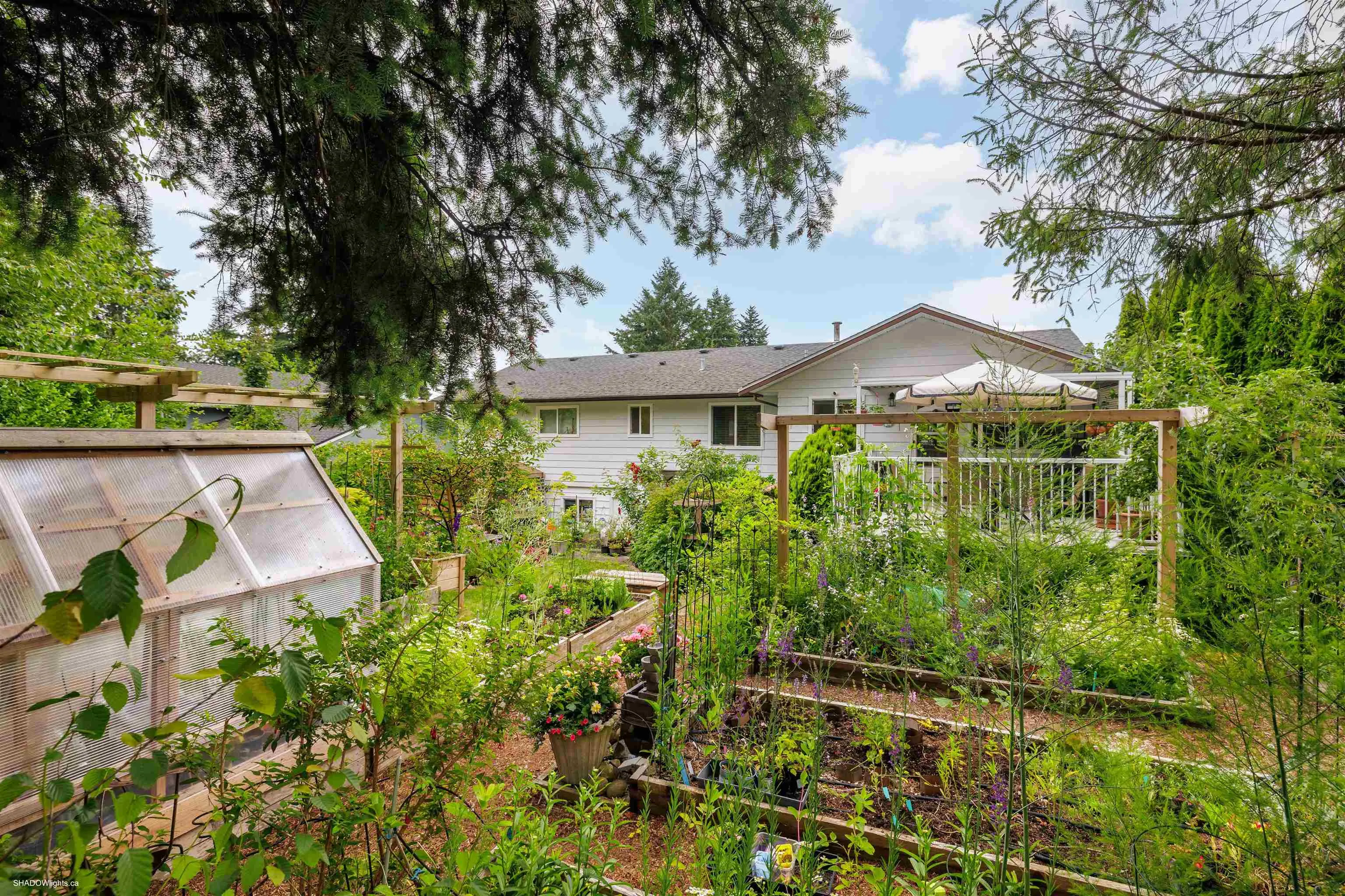 11073 Lawrie Crescent