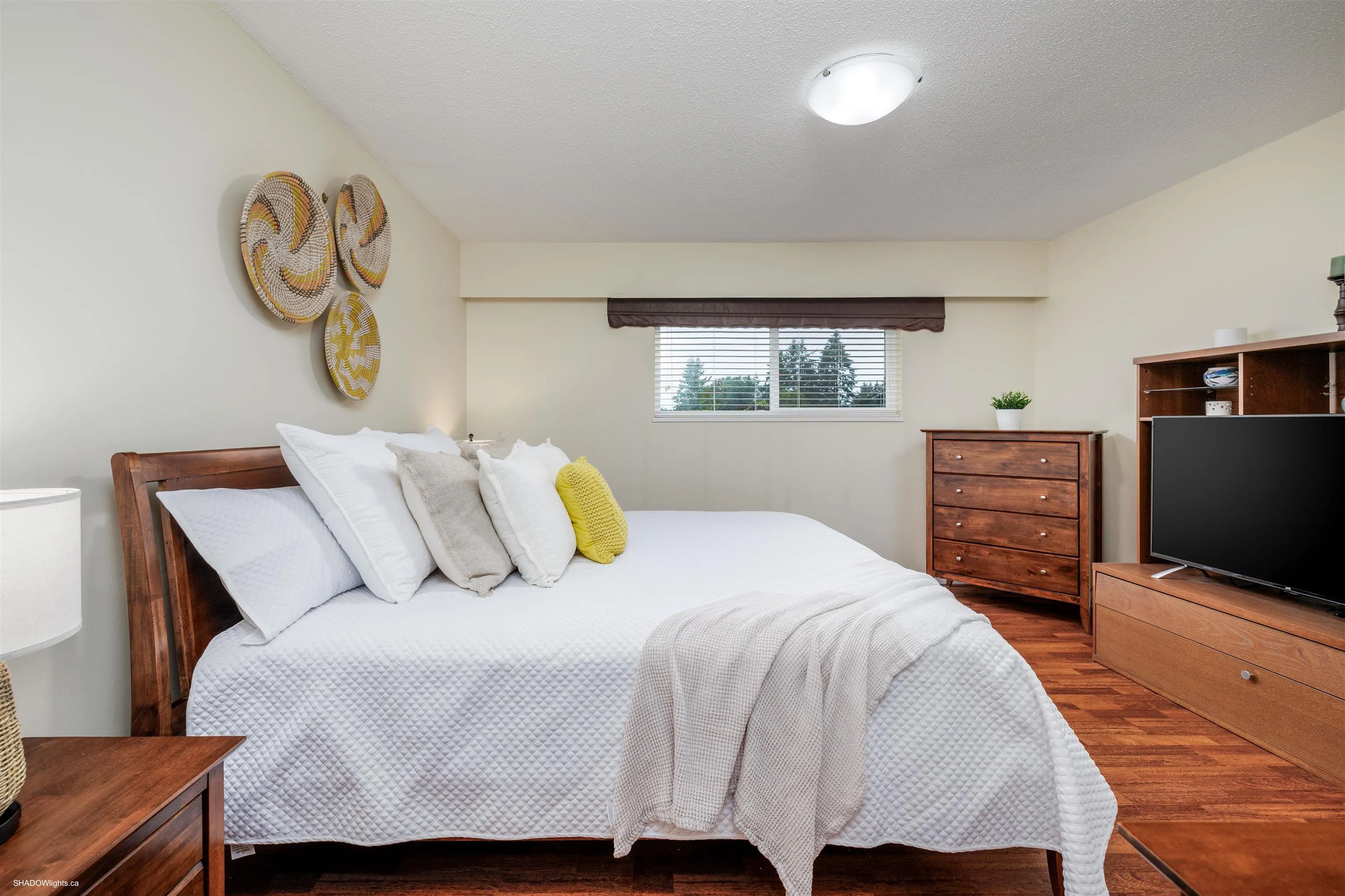 11073 Lawrie Crescent