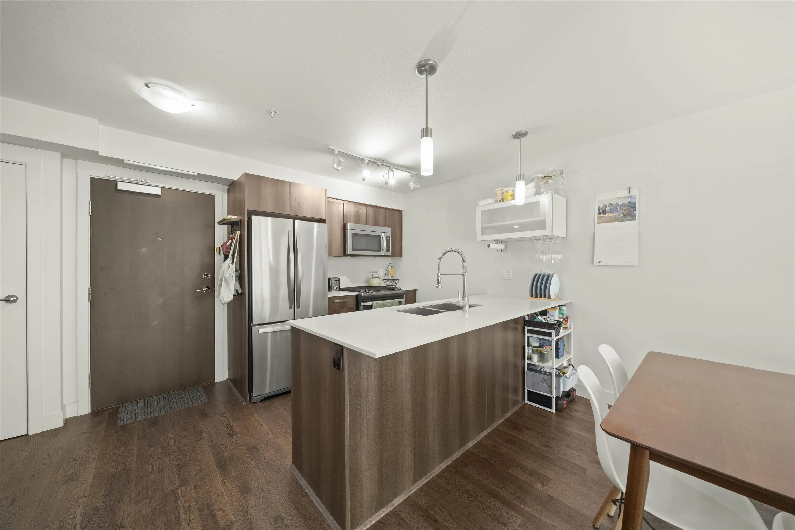 218 7058 14th Avenue