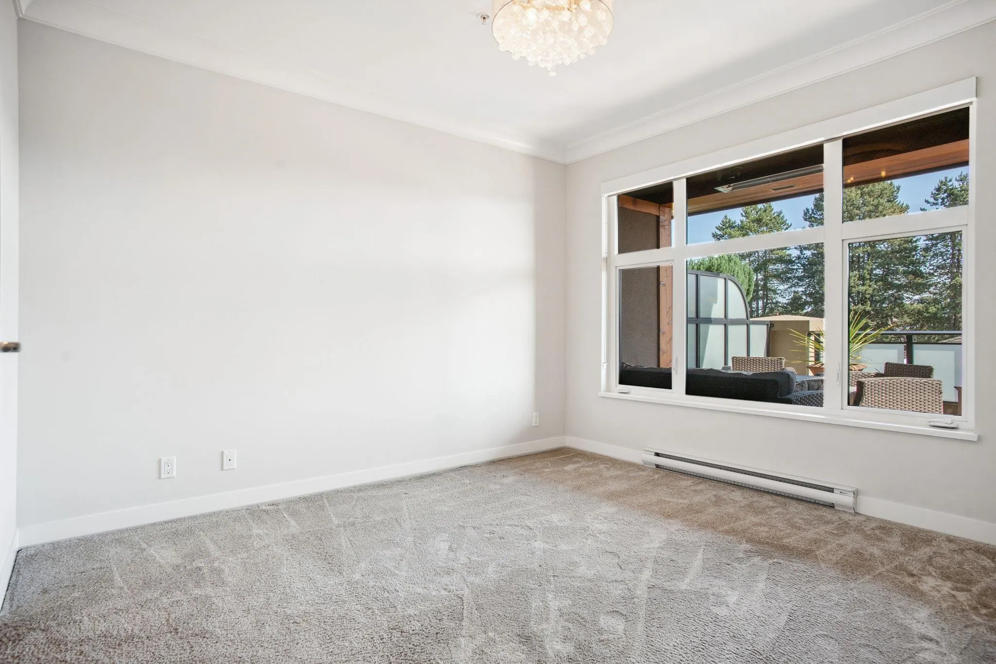 310 4570 Hastings Street