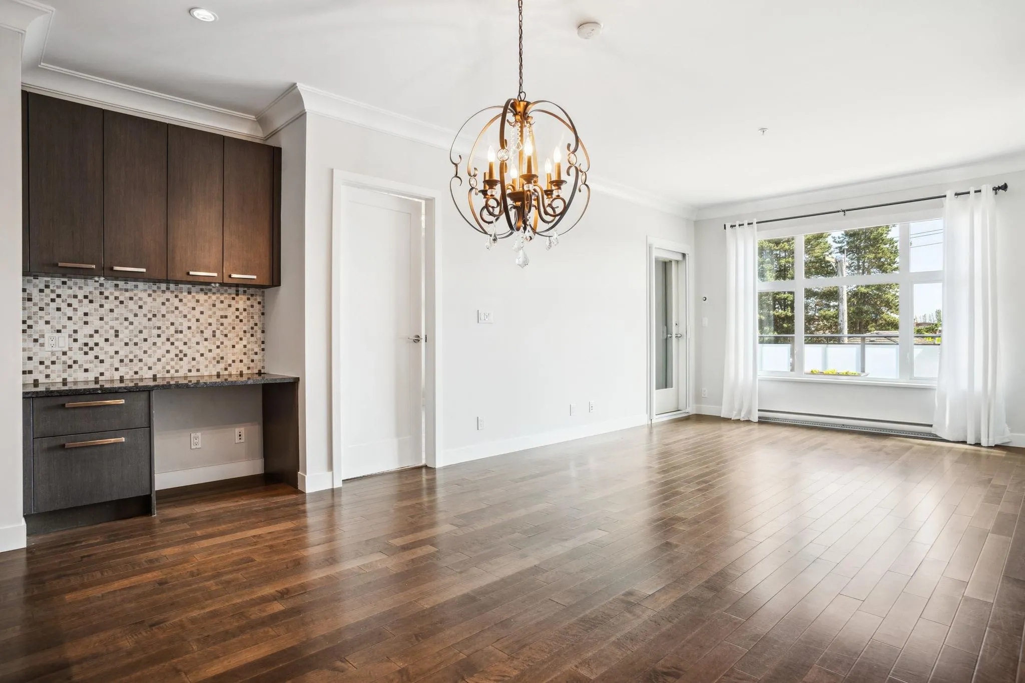 310 4570 Hastings Street