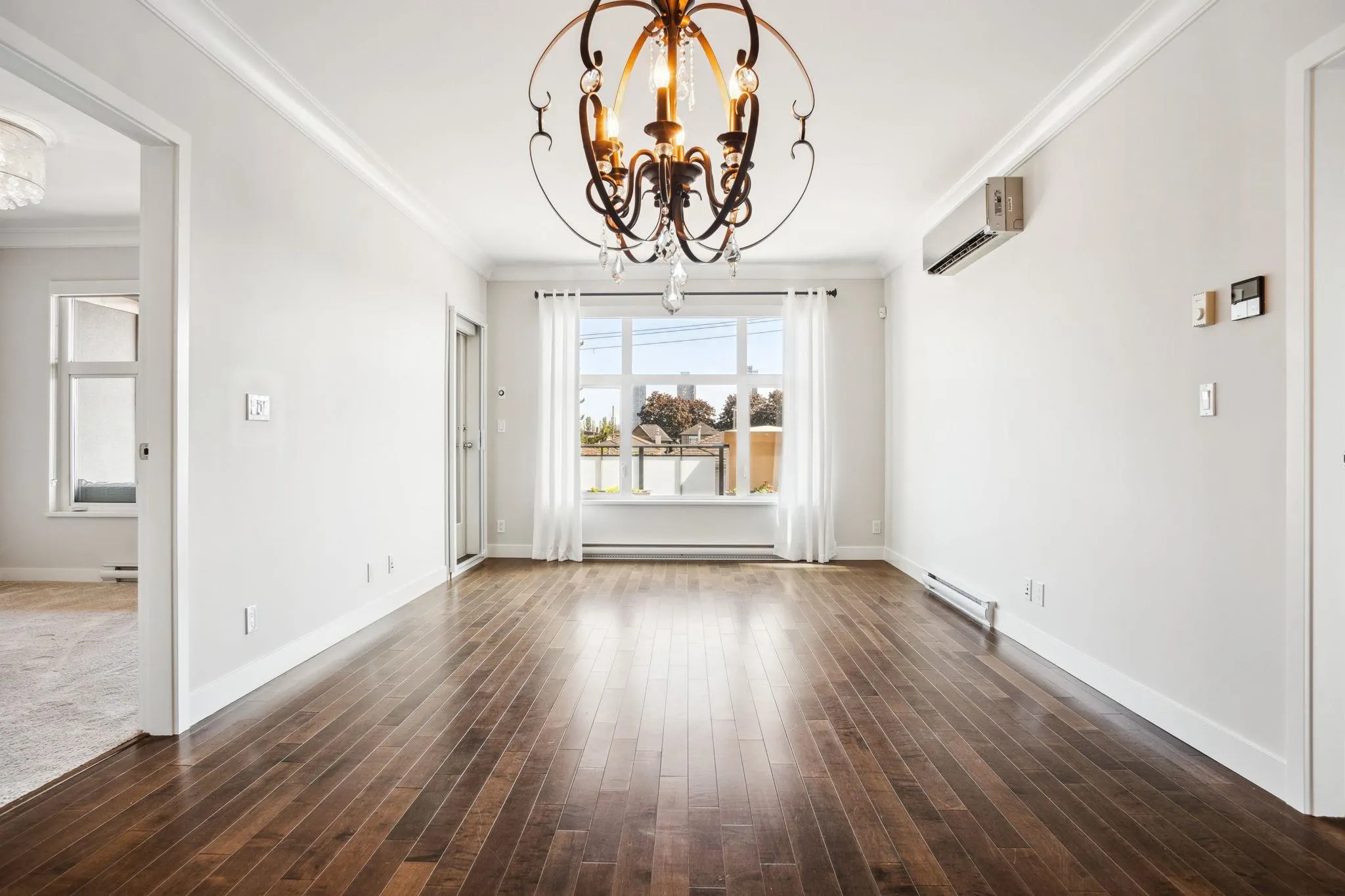310 4570 Hastings Street