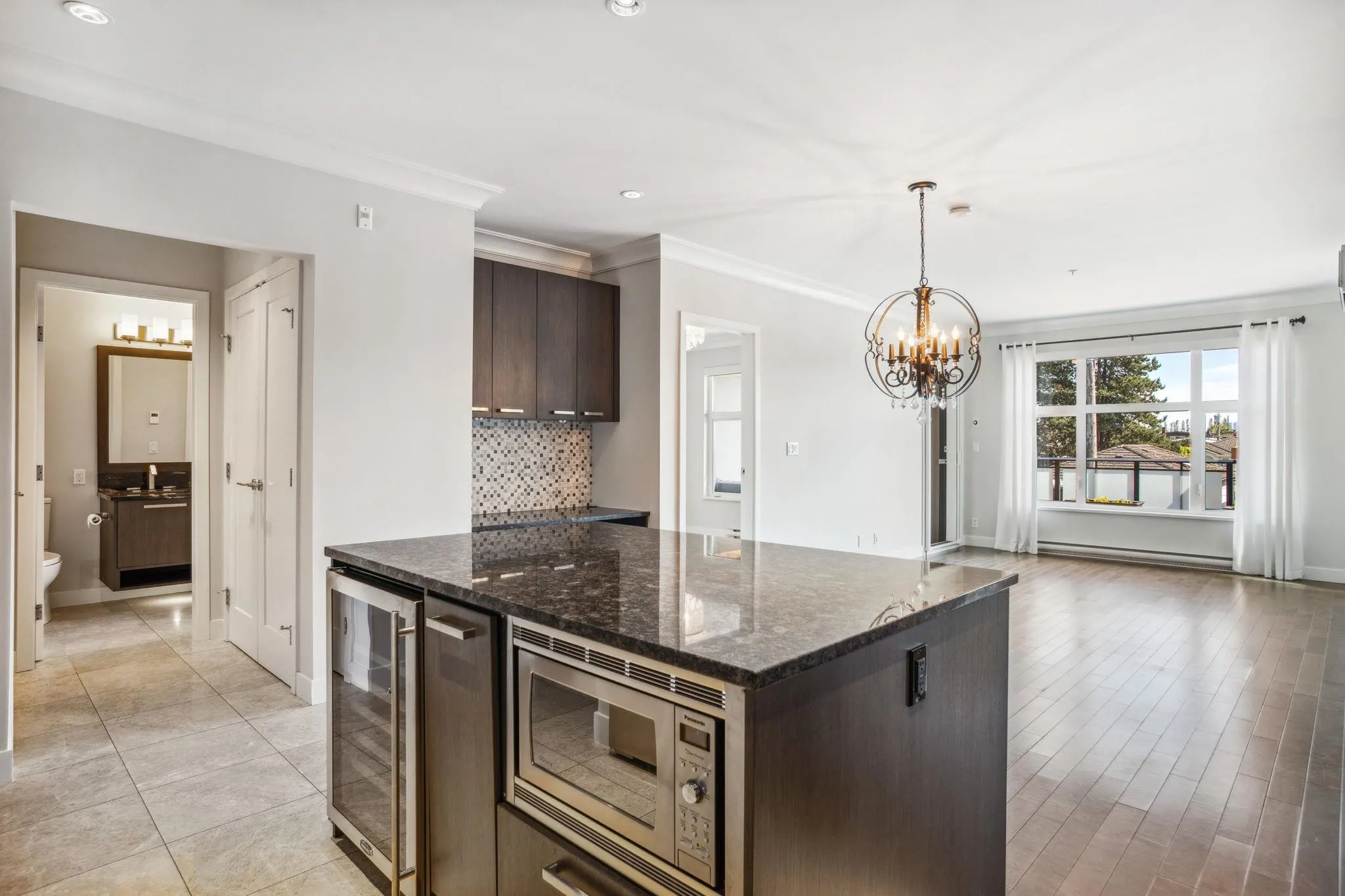 310 4570 Hastings Street