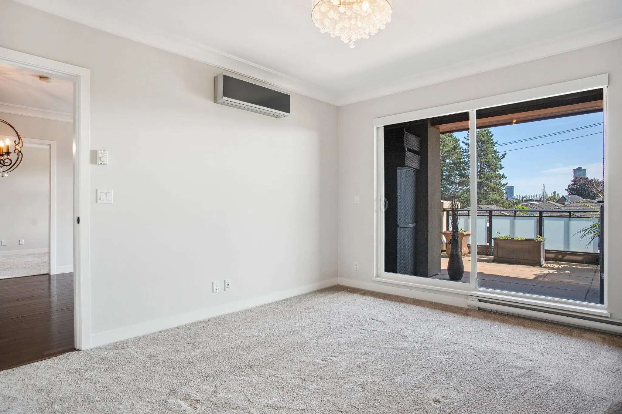 310 4570 Hastings Street