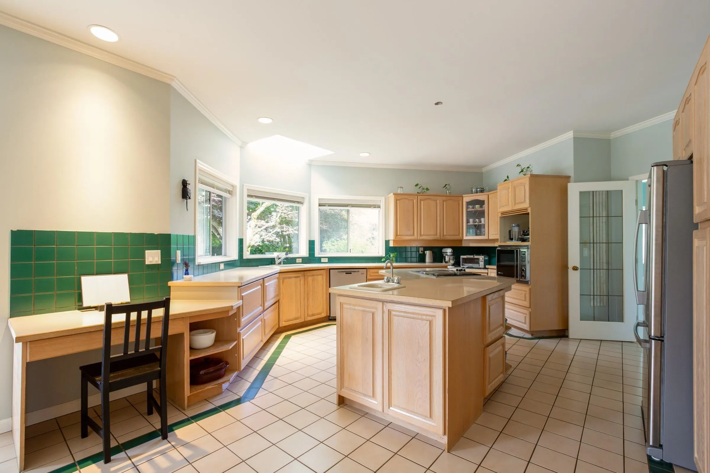 13028 19a Avenue