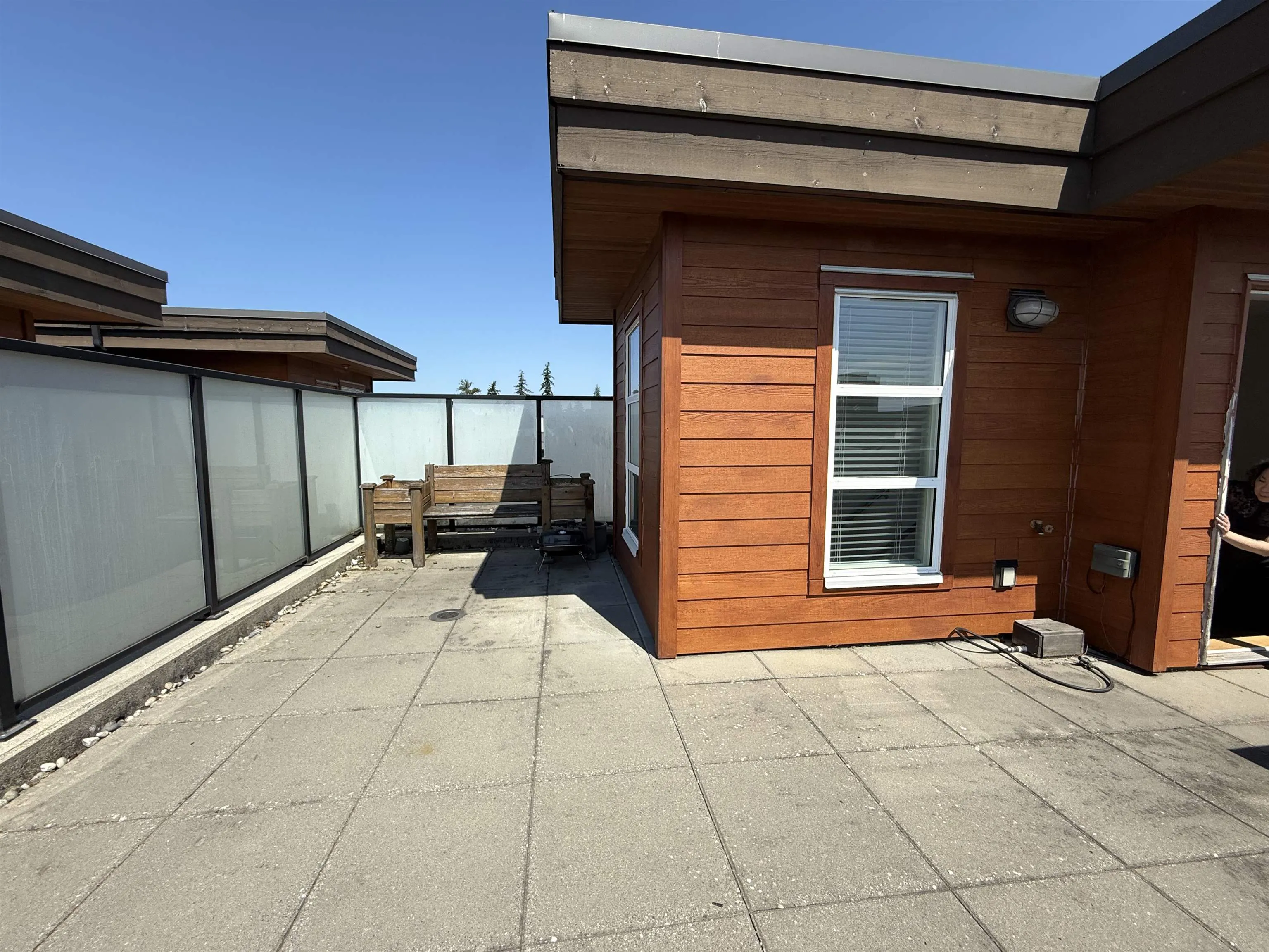 PH6 5981 Gray Avenue