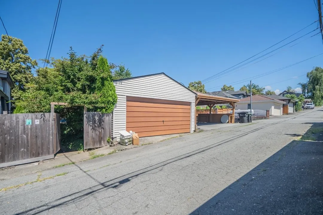 2464 E 19th Avenue