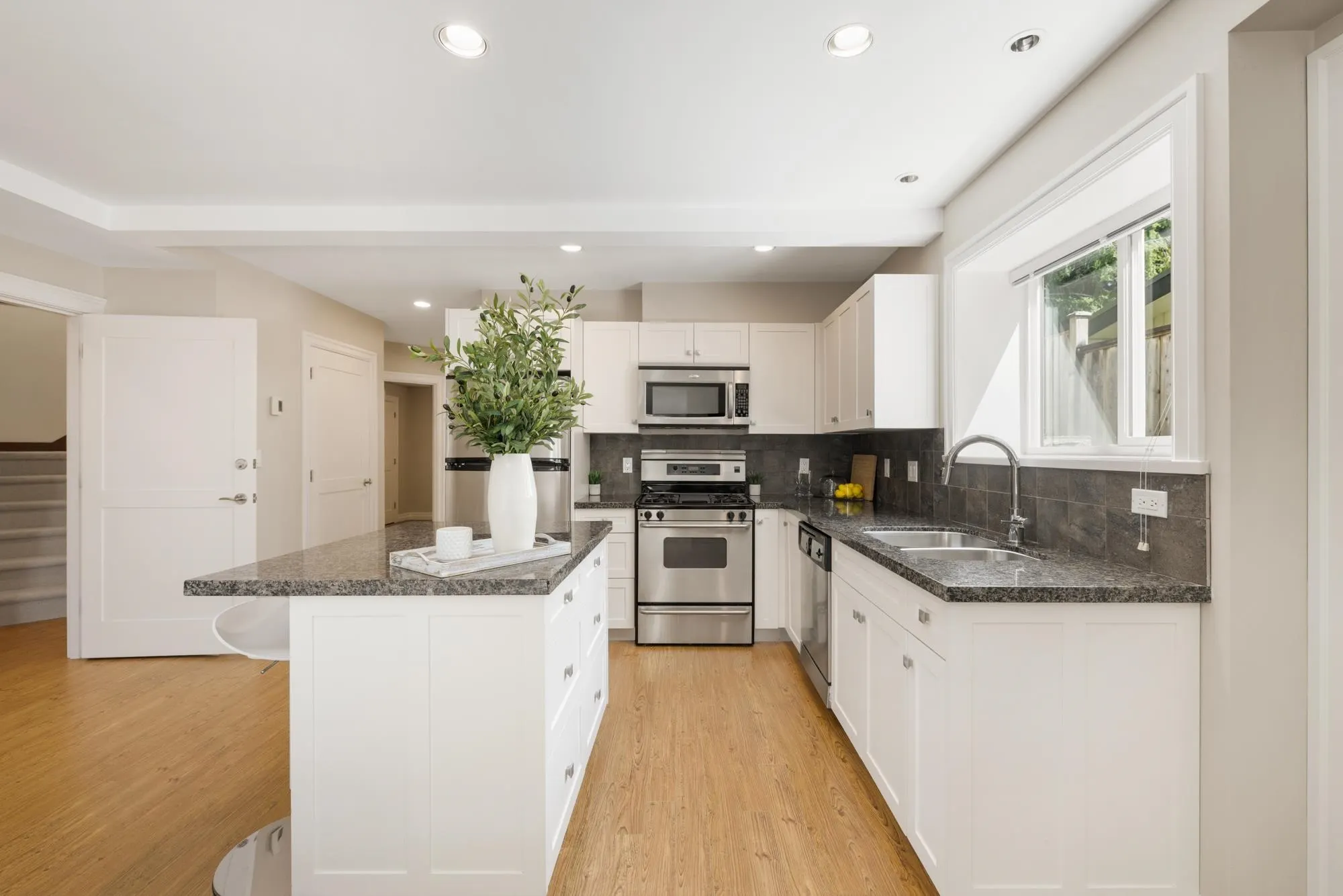 1122 Kilmer Road