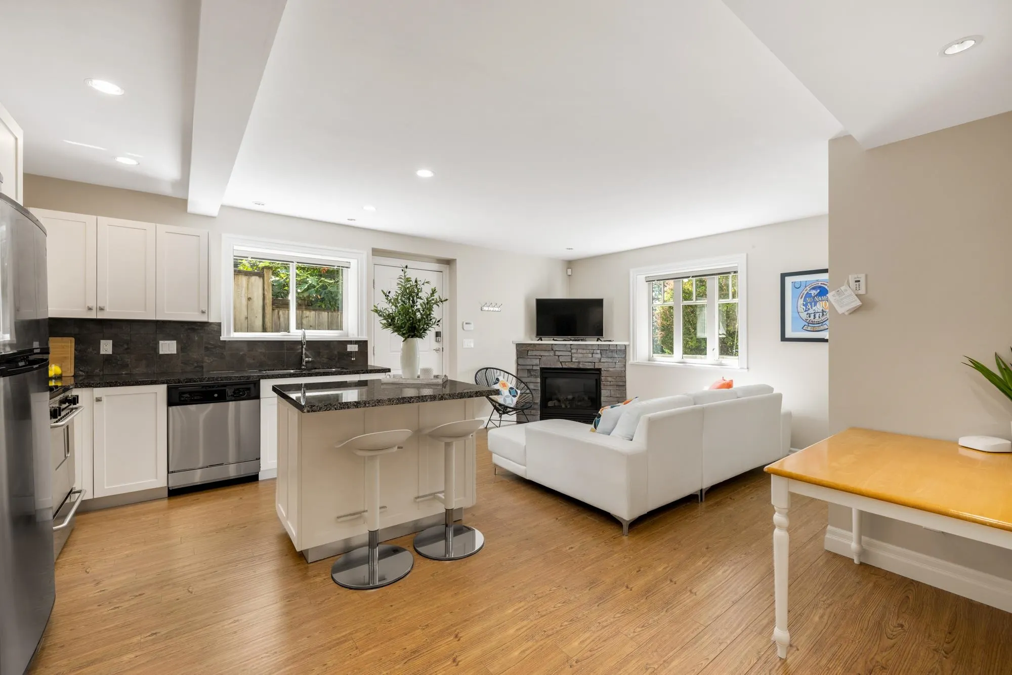 1122 Kilmer Road