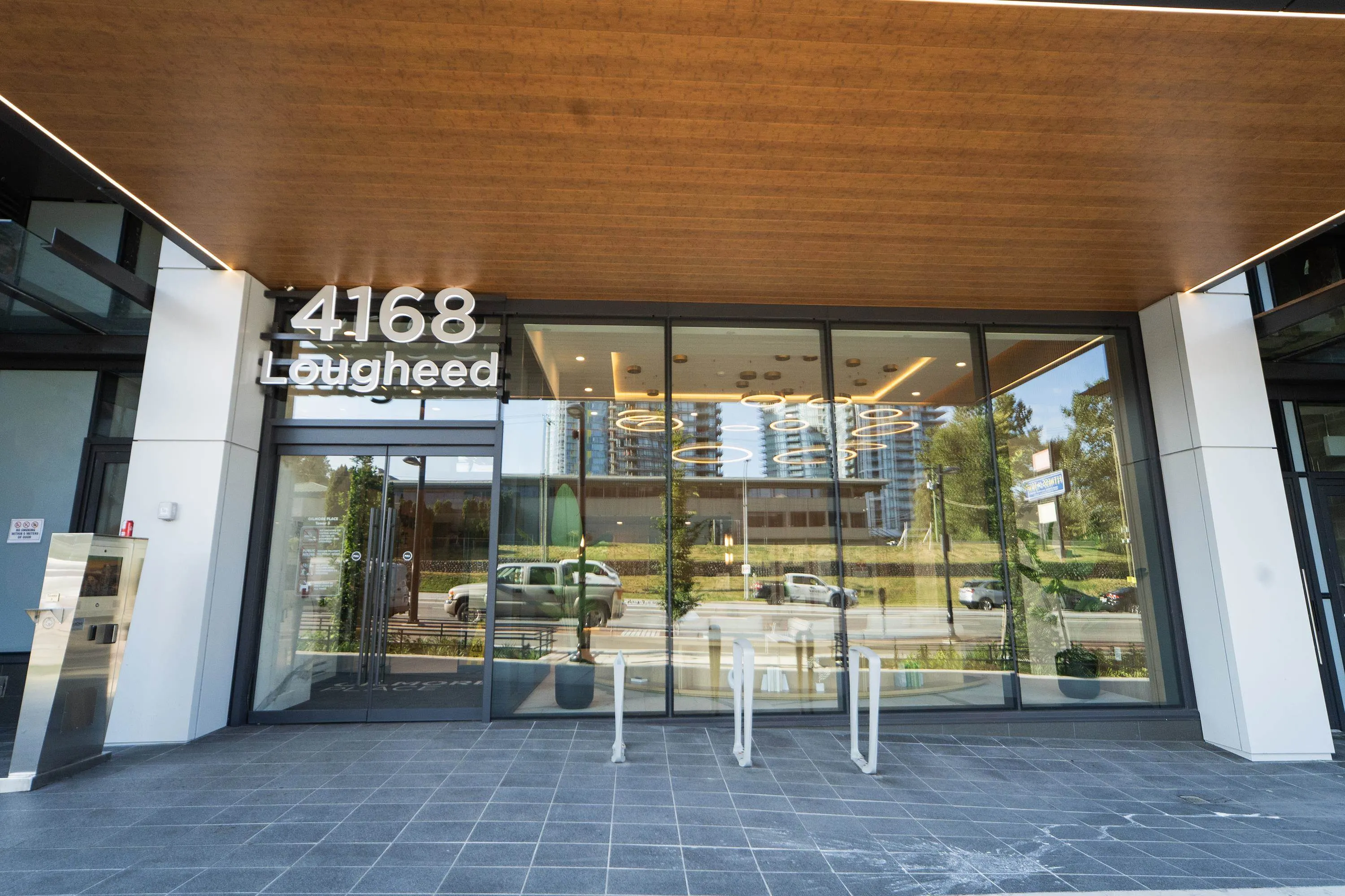 1904 4168 Lougheed Highway