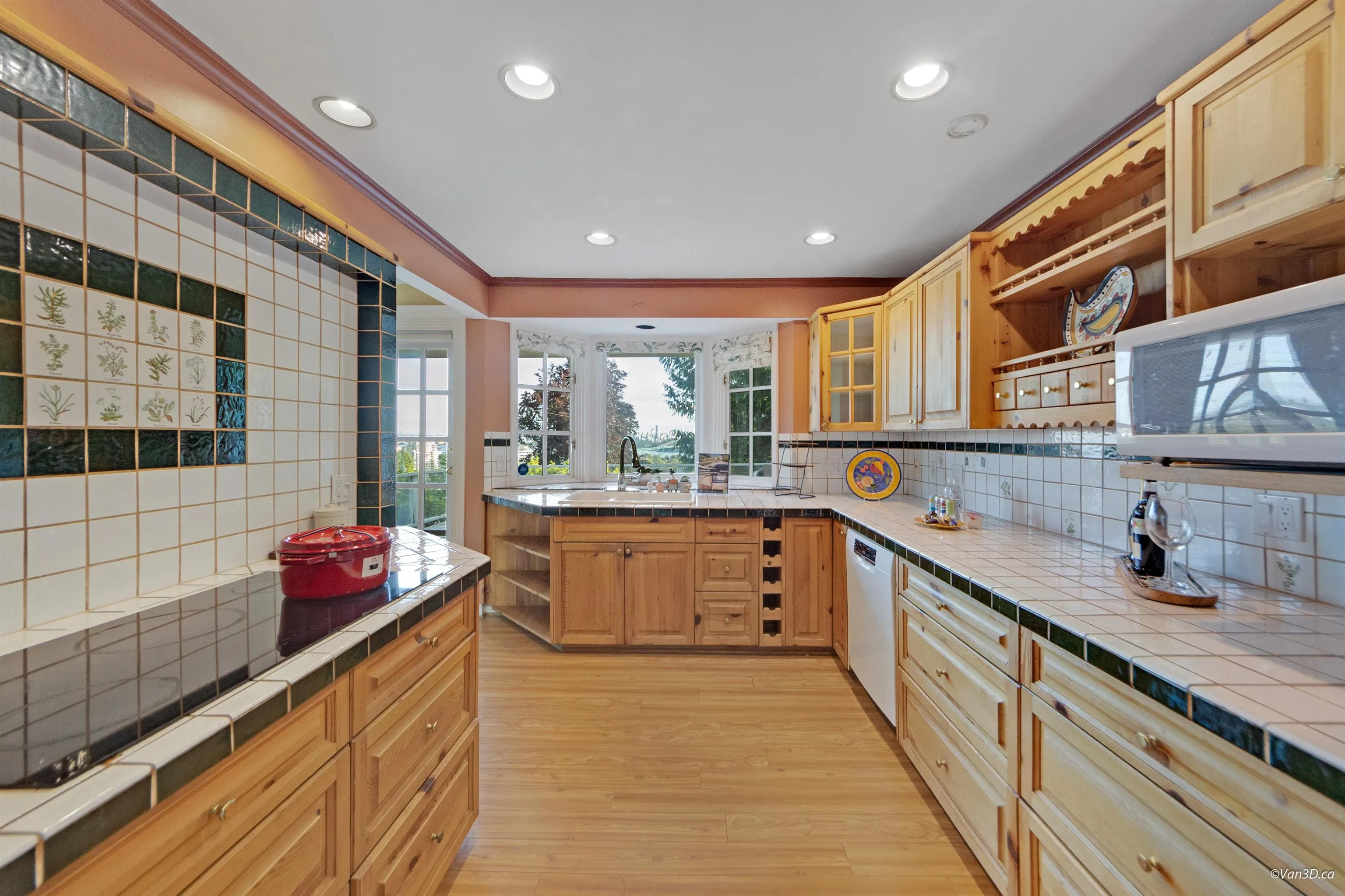 825 8th Street
