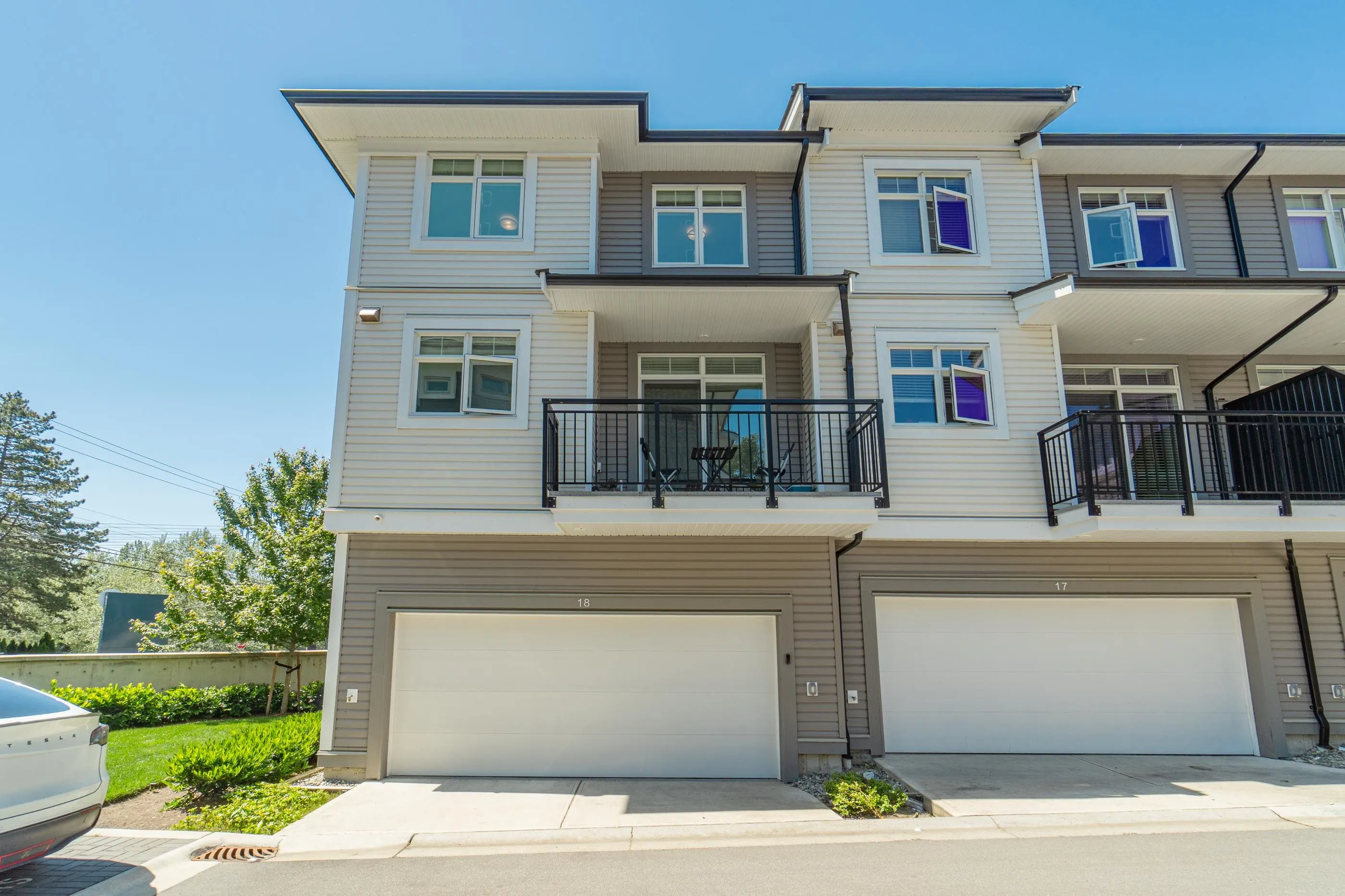 18 2070 Oak Meadows Drive
