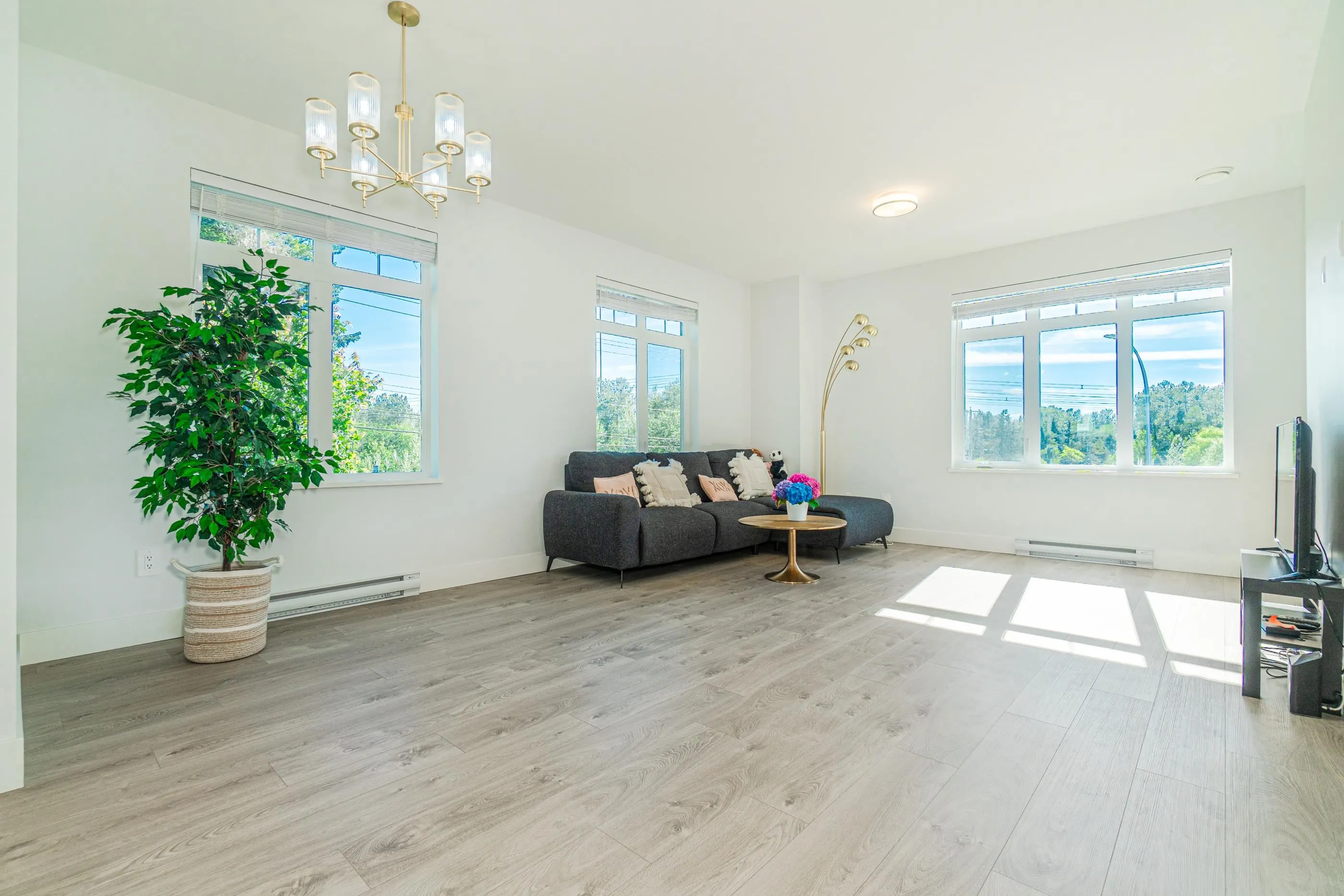 18 2070 Oak Meadows Drive