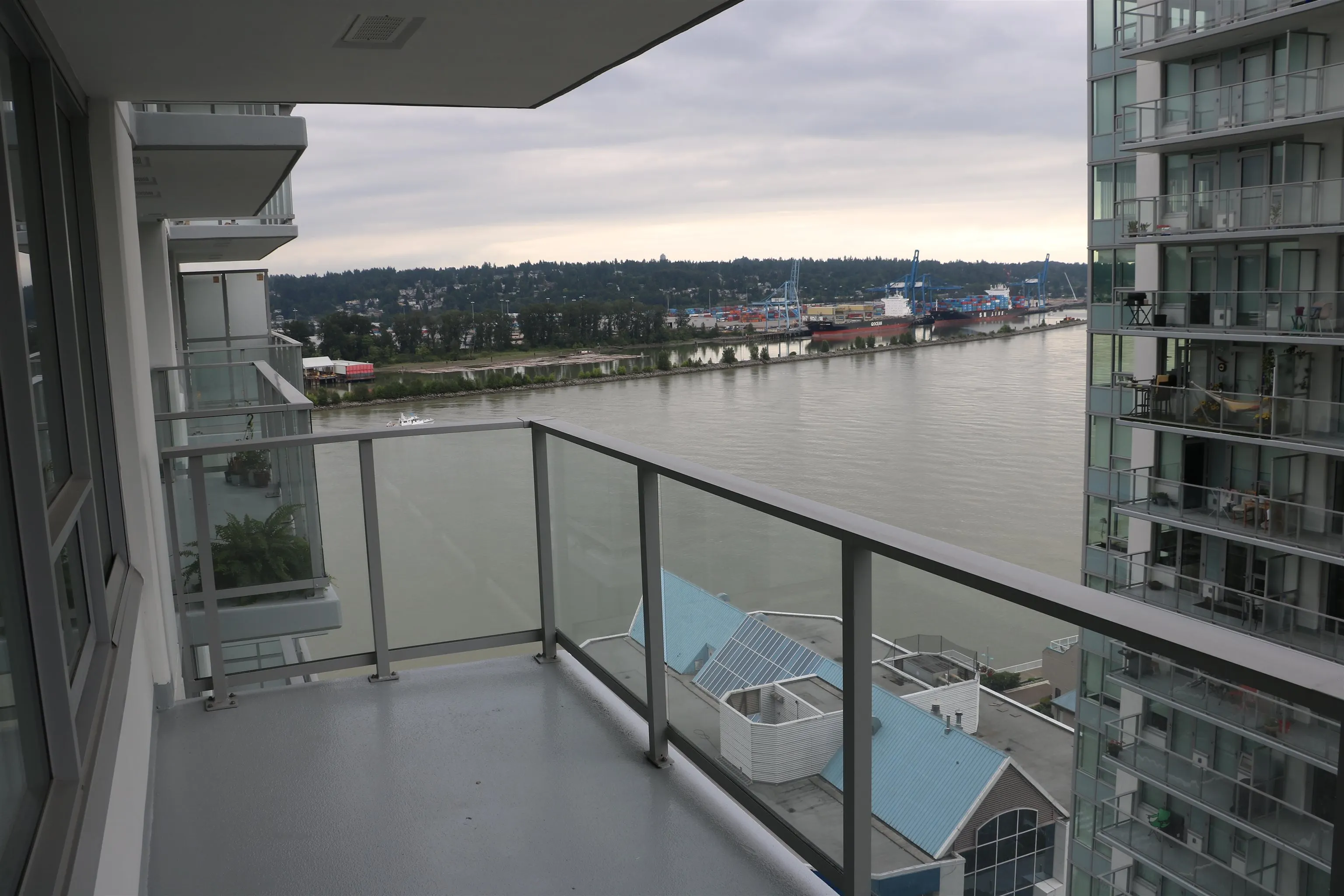 908 Quayside Drive