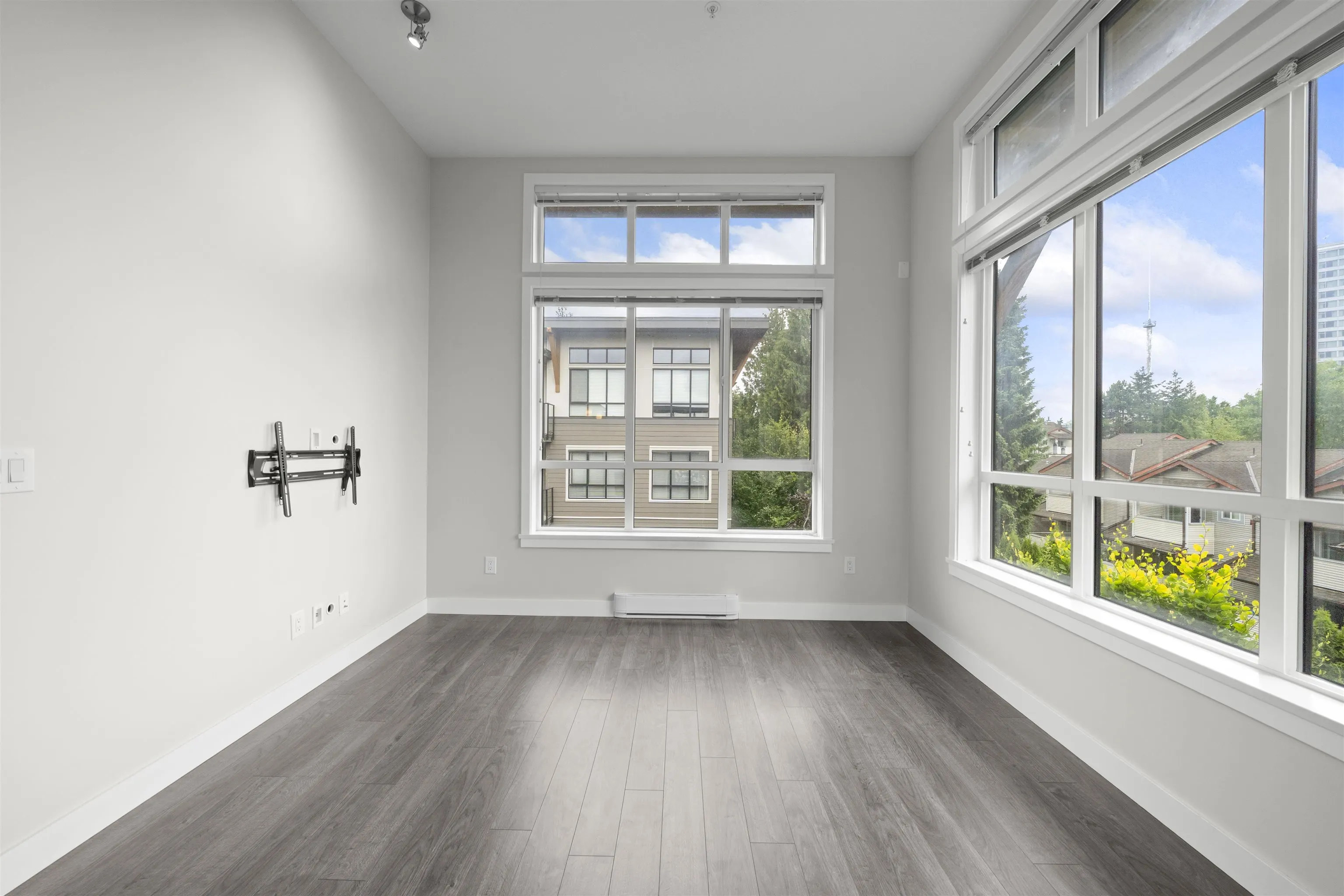 510 15388 105 Avenue