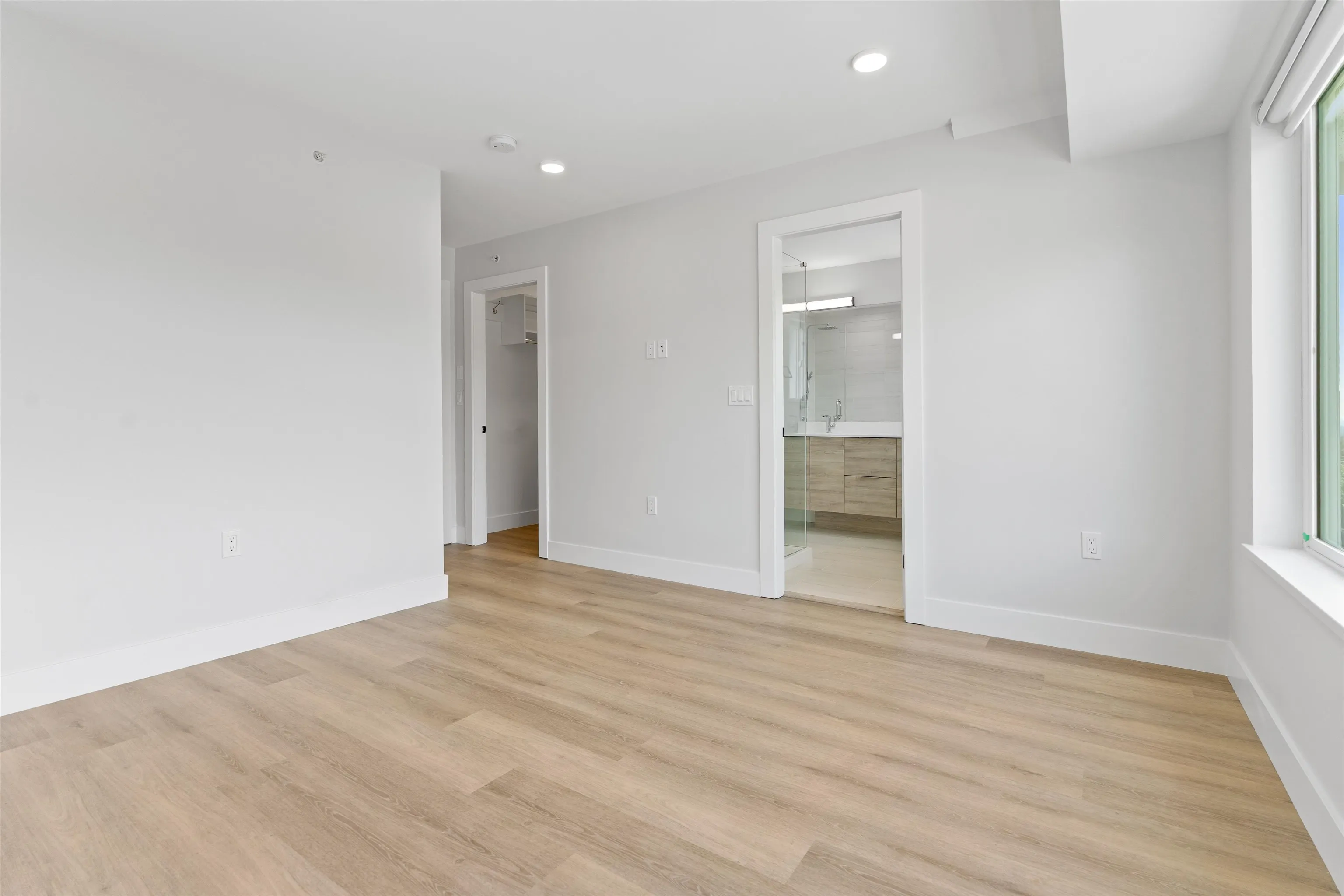 38 10640 248 Street