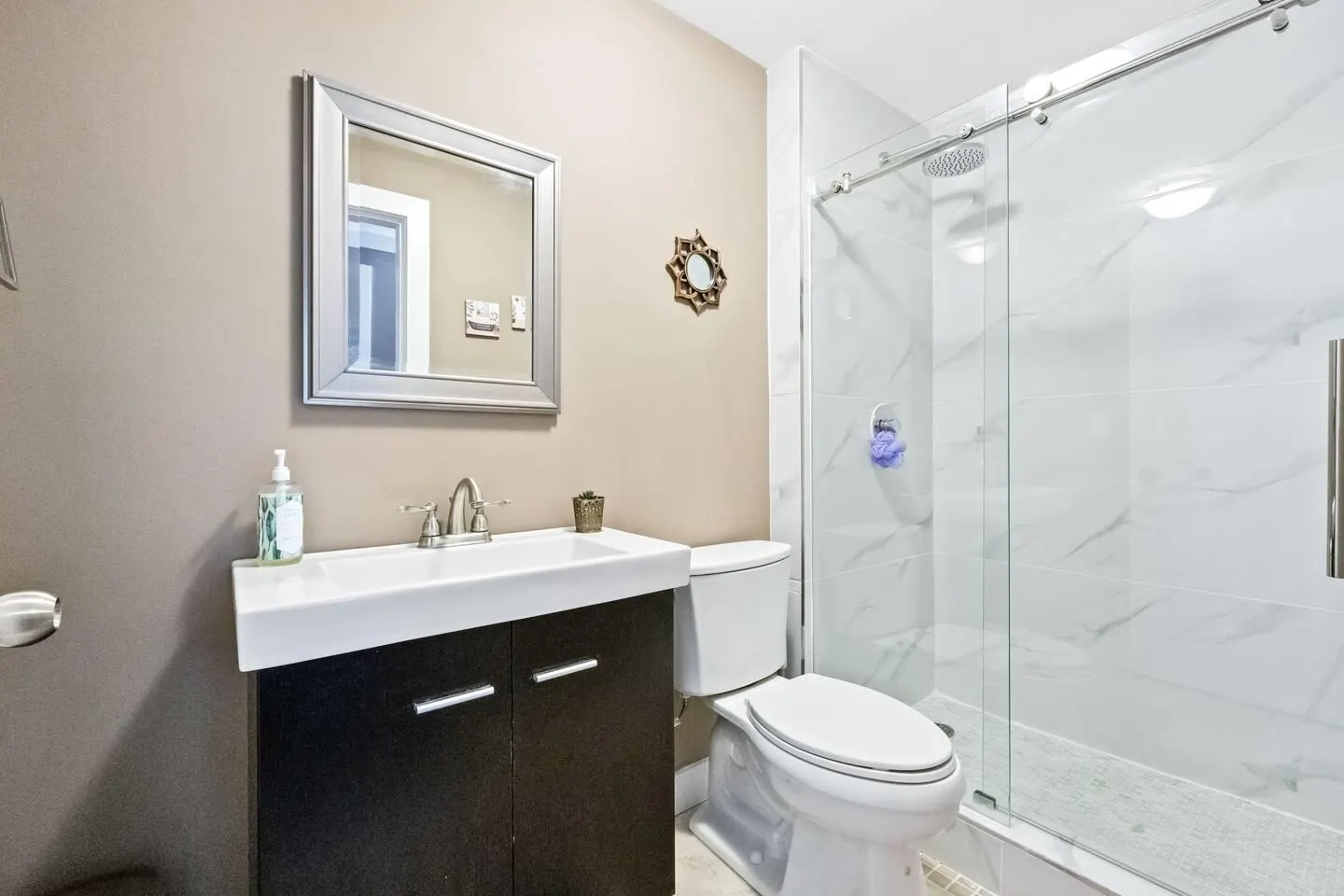 Basement 6779 186 Street
