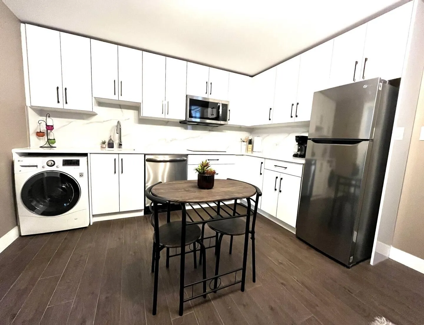 Basement 6779 186 Street
