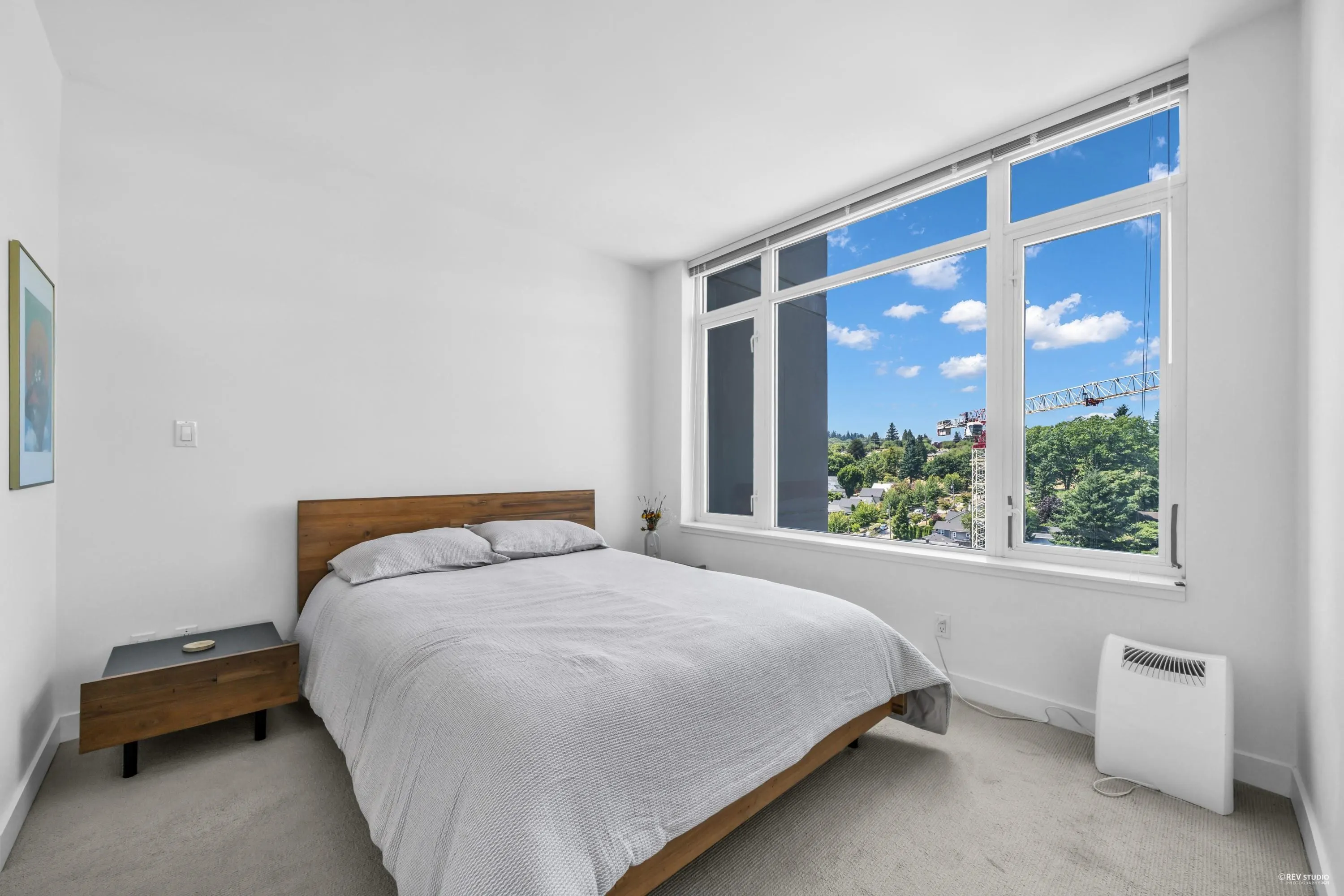 1203 200 Nelson's Crescent