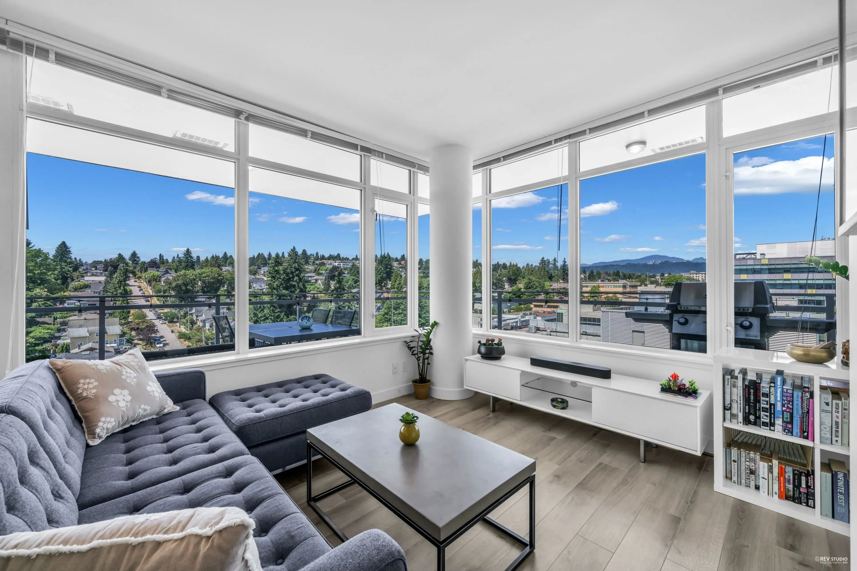 1203 200 Nelson's Crescent