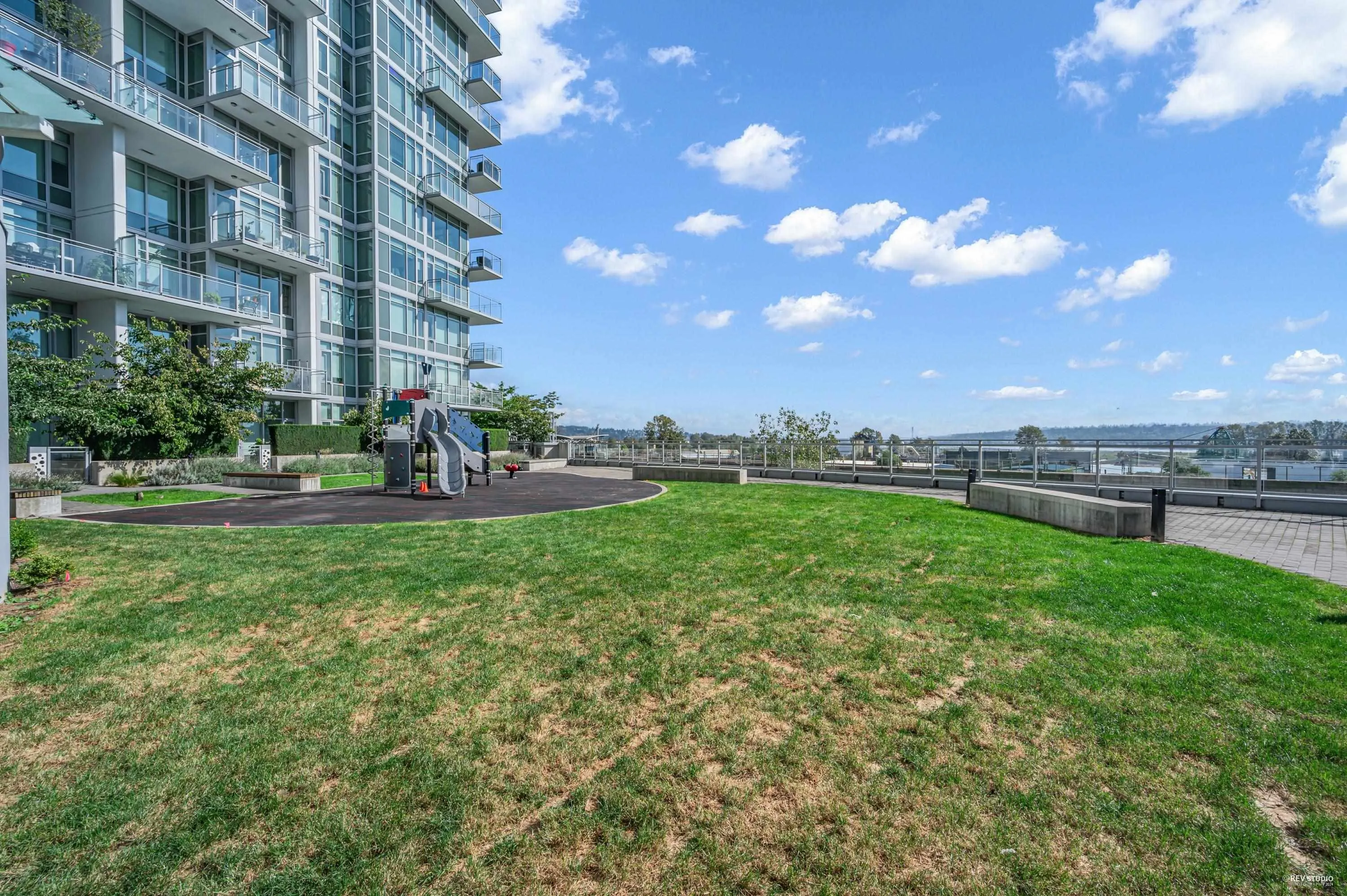 1203 200 Nelson's Crescent