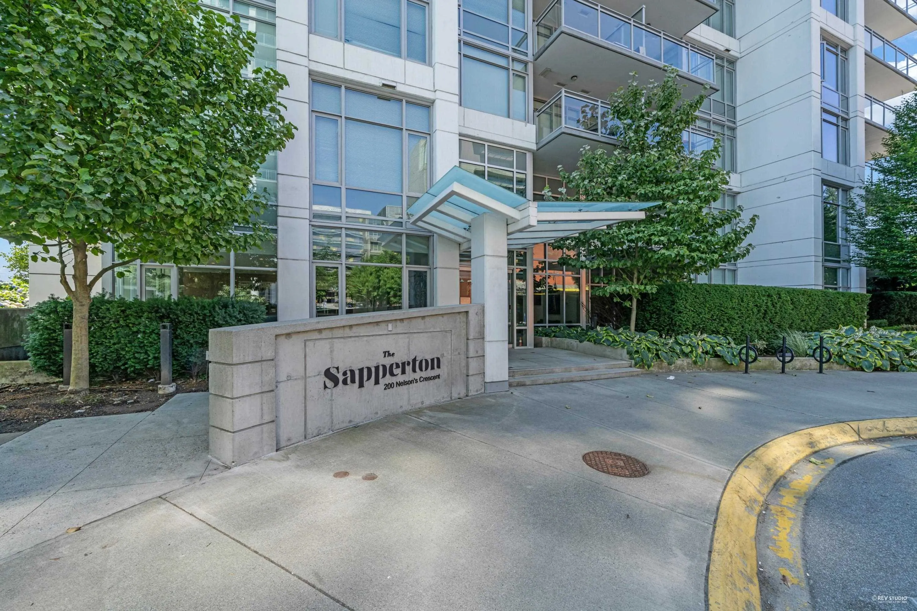 1203 200 Nelson's Crescent