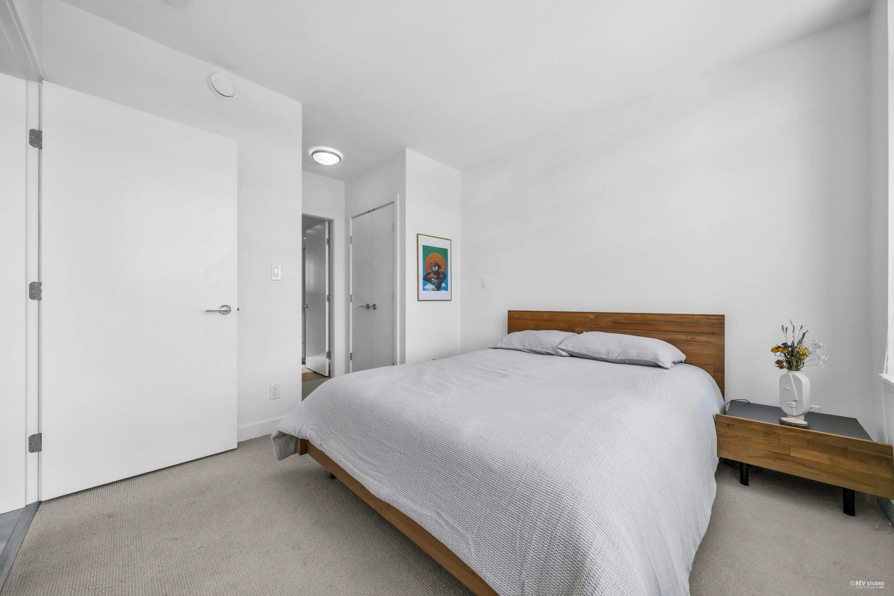 1203 200 Nelson's Crescent