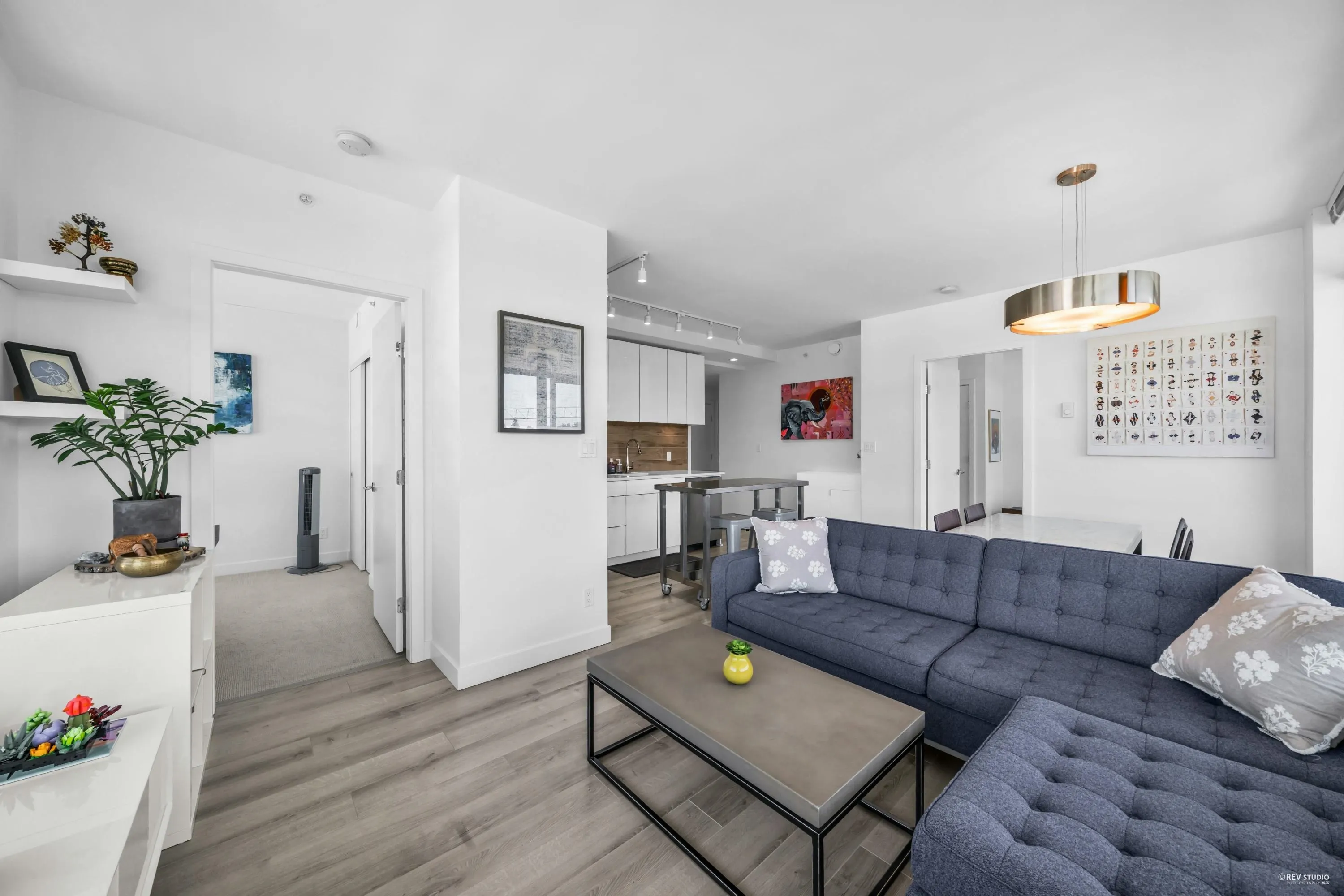 1203 200 Nelson's Crescent