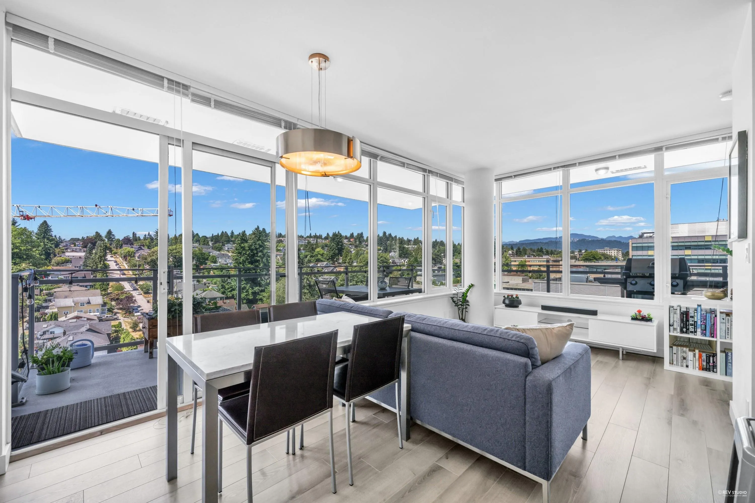 1203 200 Nelson's Crescent