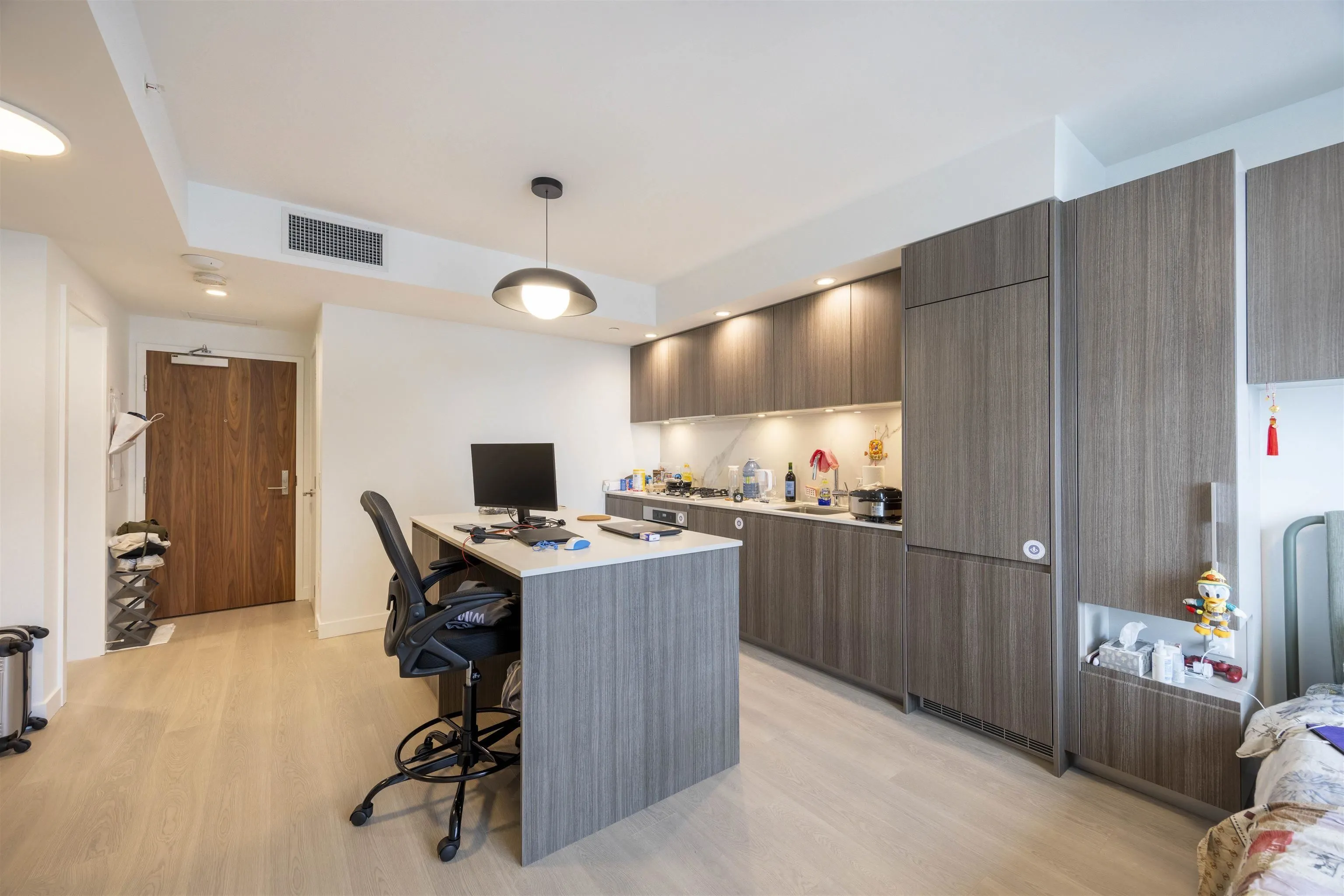 1803 6537 Telford Avenue