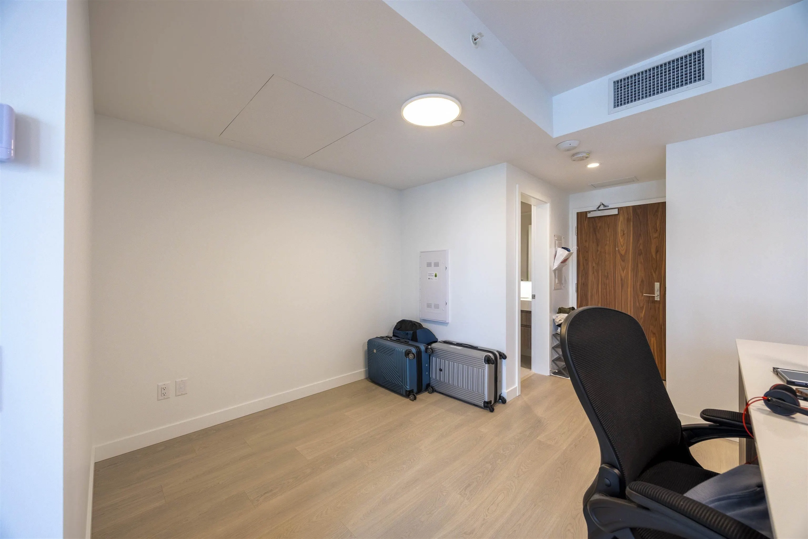 1803 6537 Telford Avenue