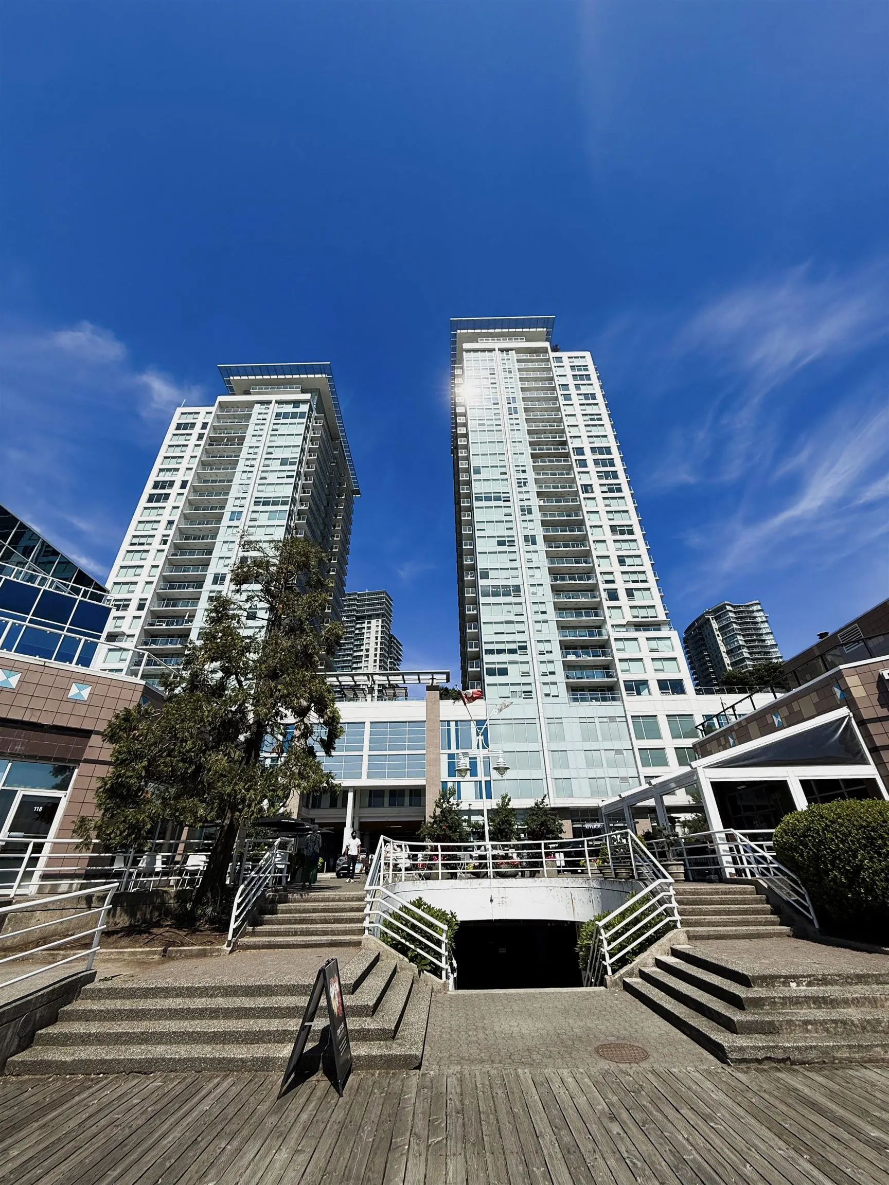 2108 908 Quayside Drive