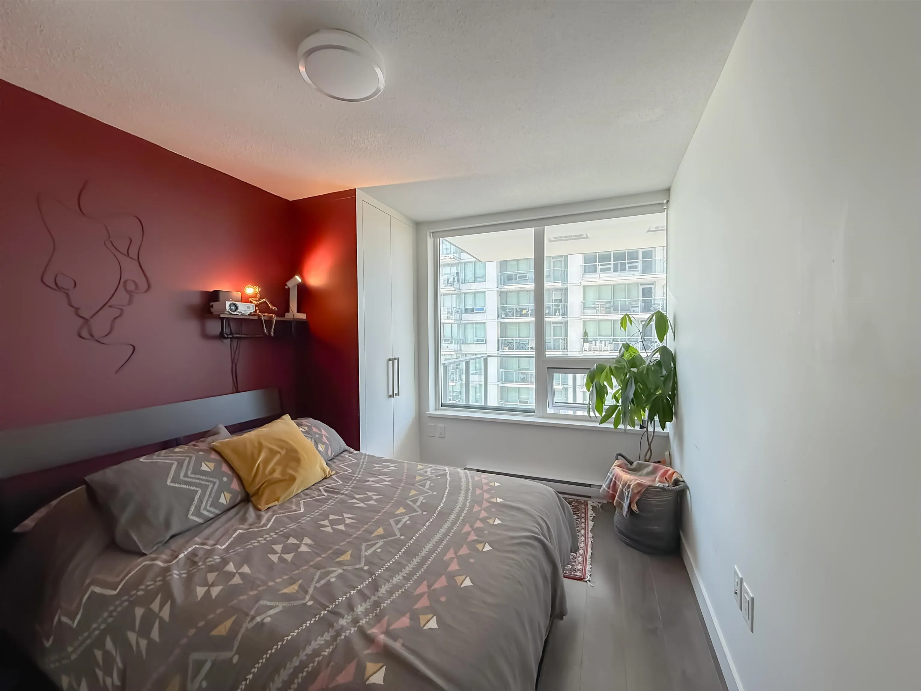 2108 908 Quayside Drive