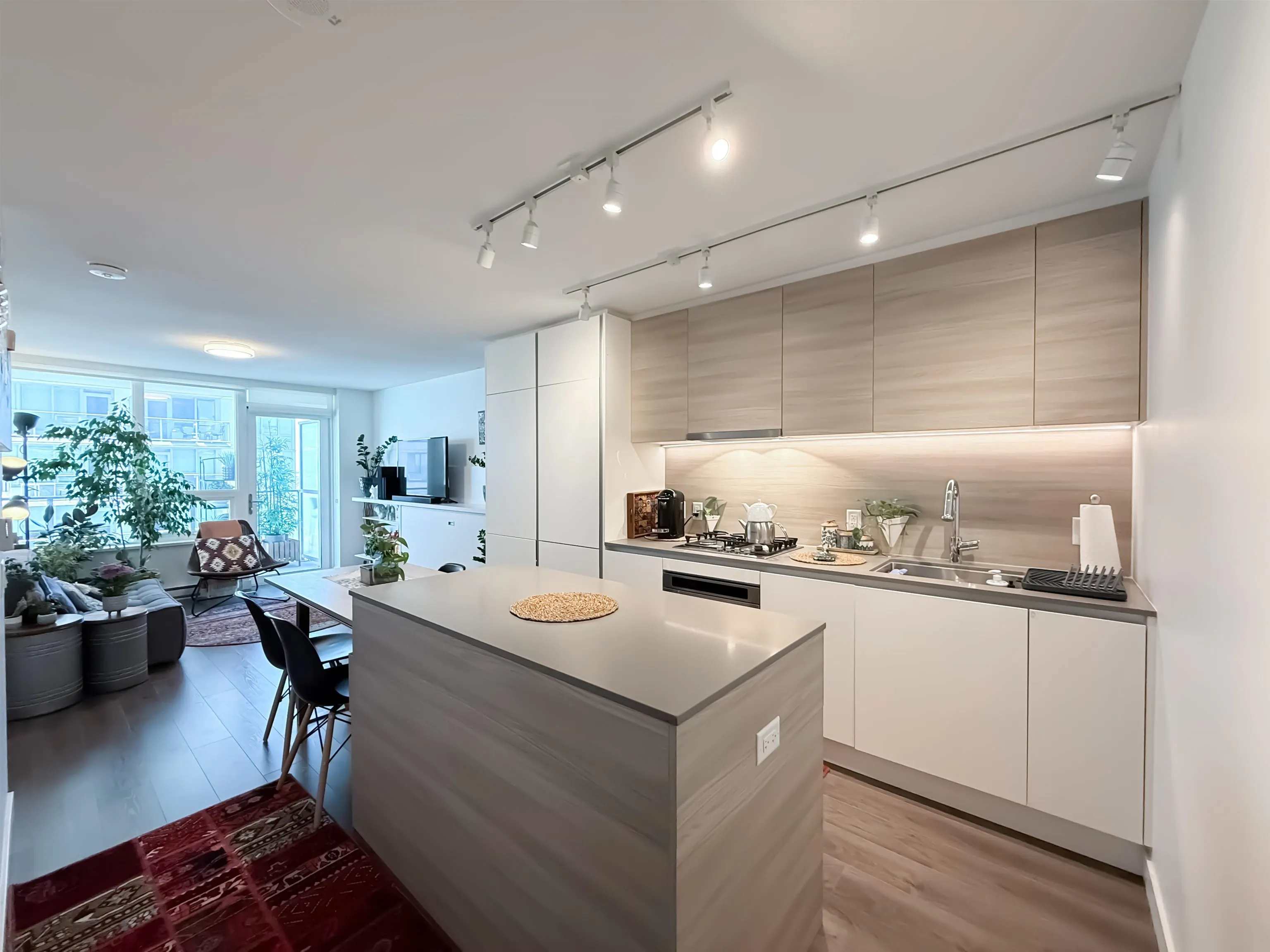 2108 908 Quayside Drive