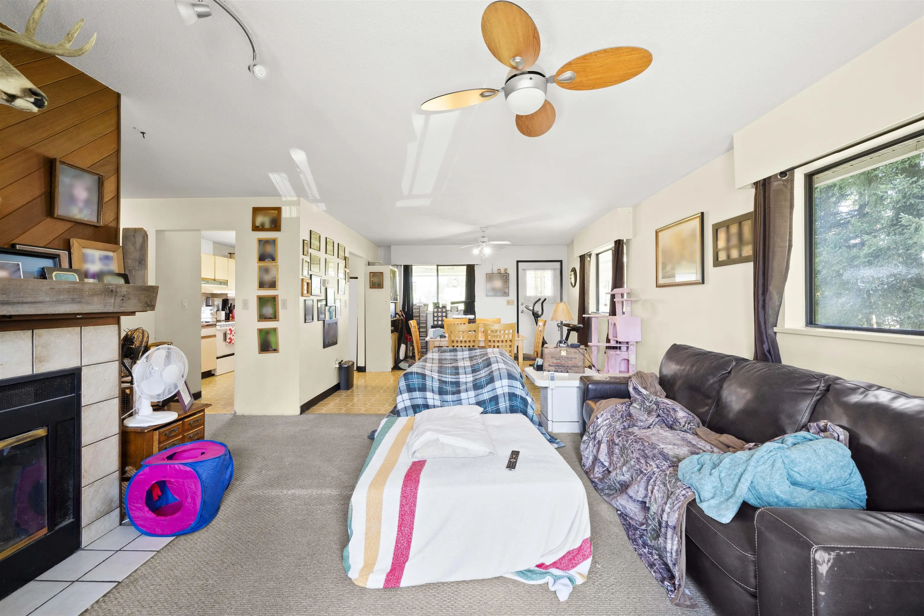 489 Prairie Avenue
