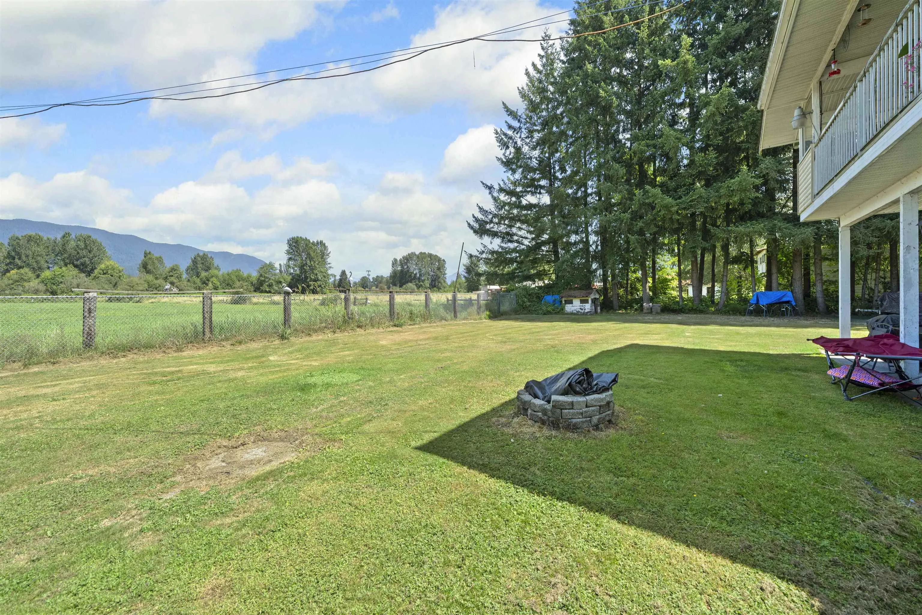 489 Prairie Avenue