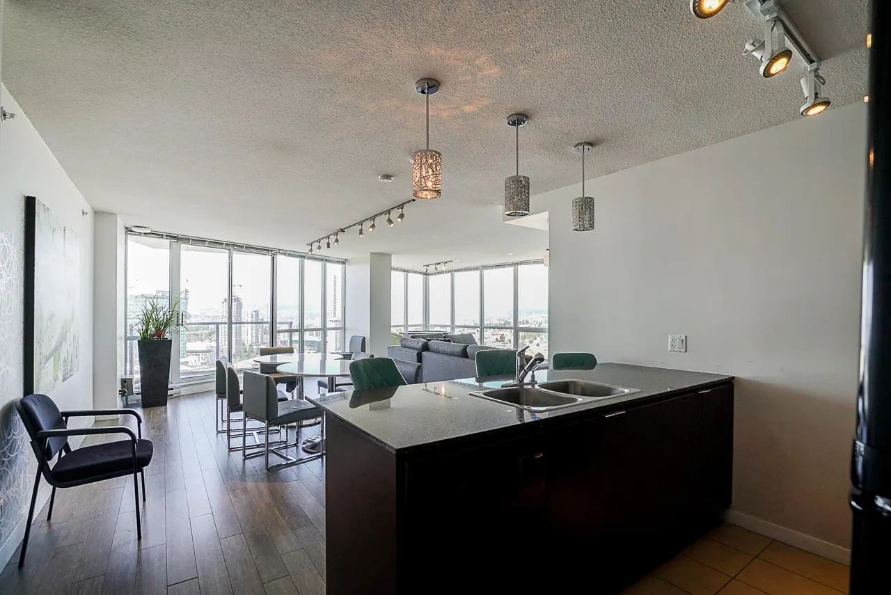 707 13618 100 Avenue