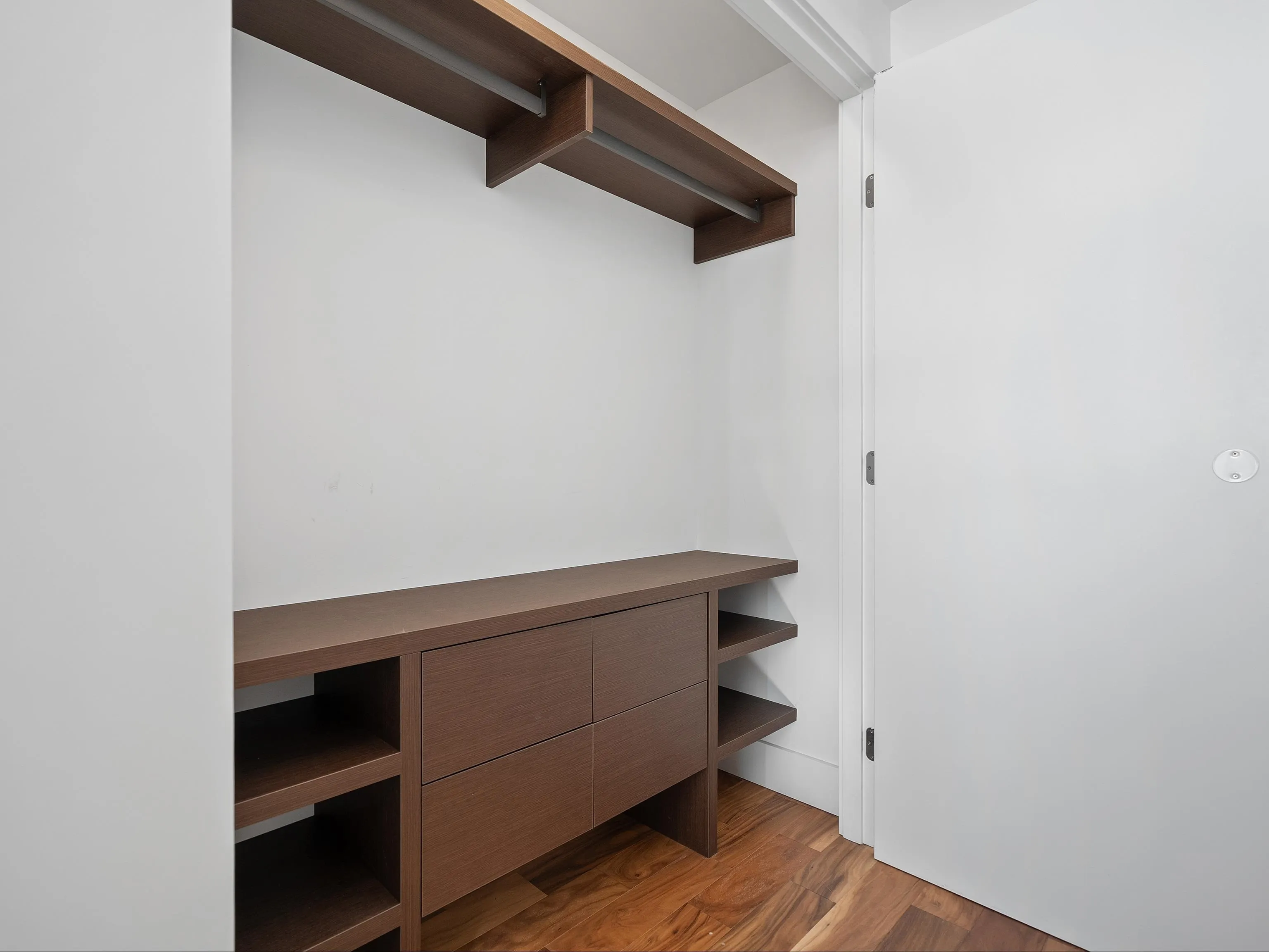 2004 1632 Lions Gate Lane