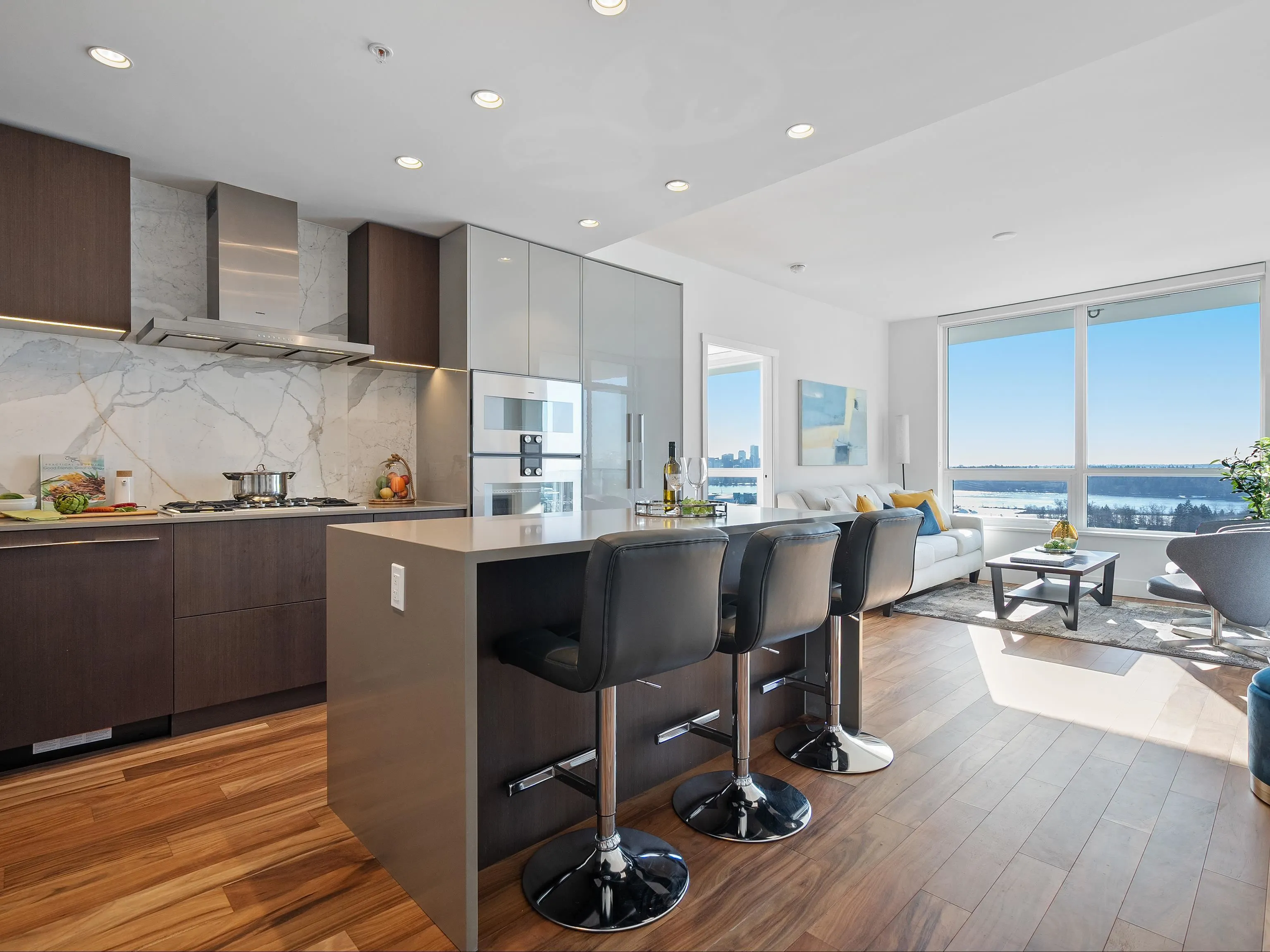 2004 1632 Lions Gate Lane