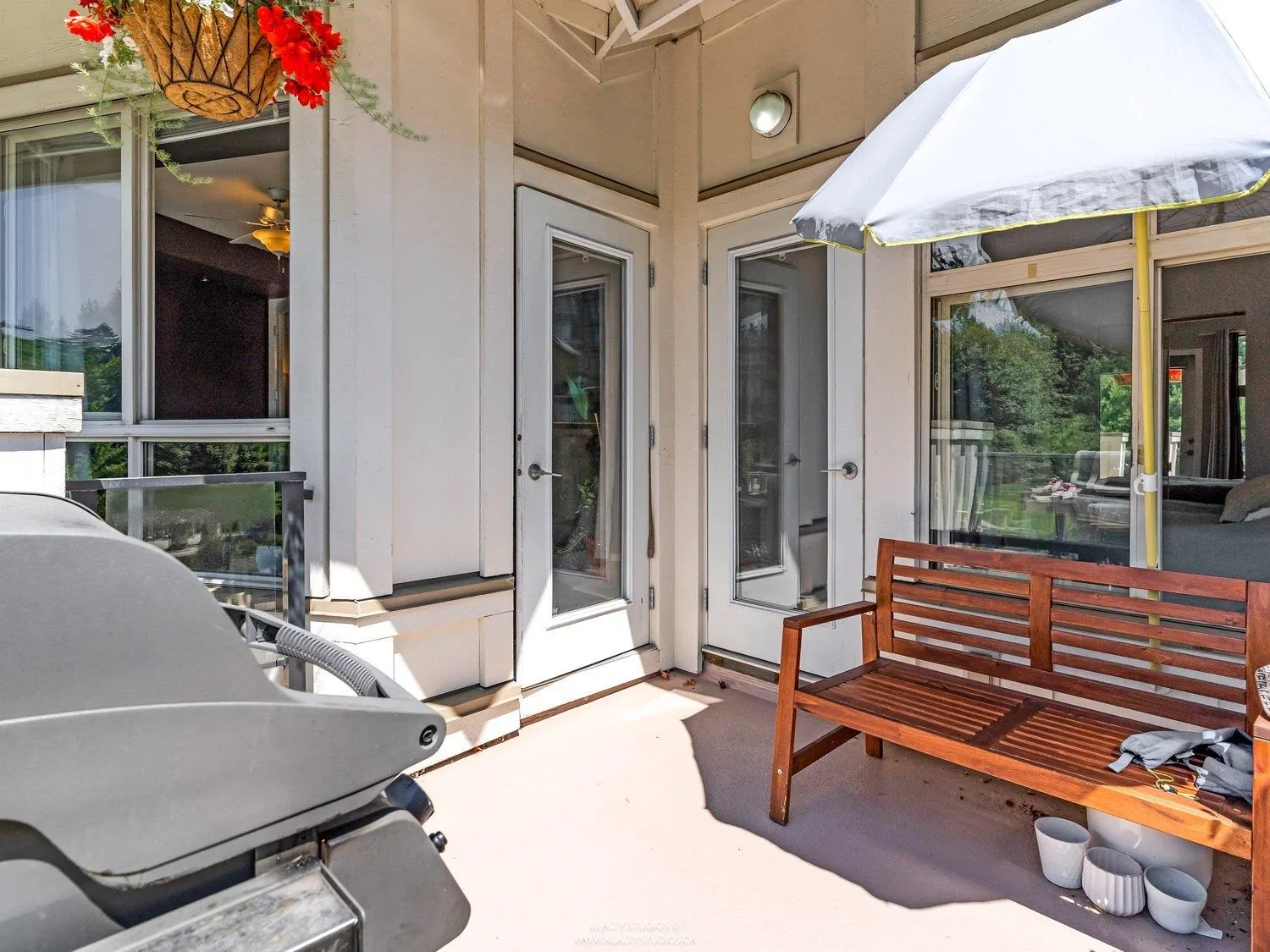 402 285 Ross Drive