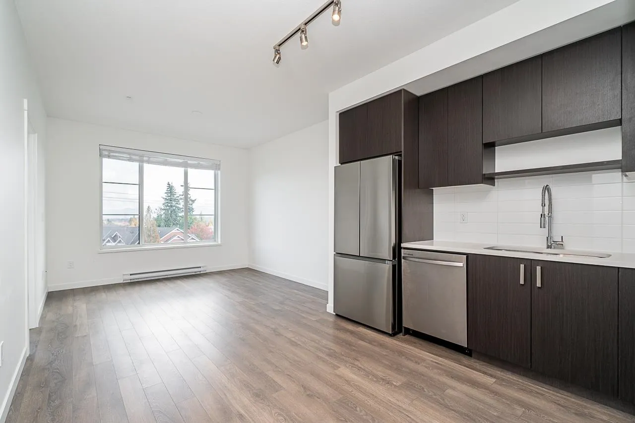 505 15858 Fraser Highway