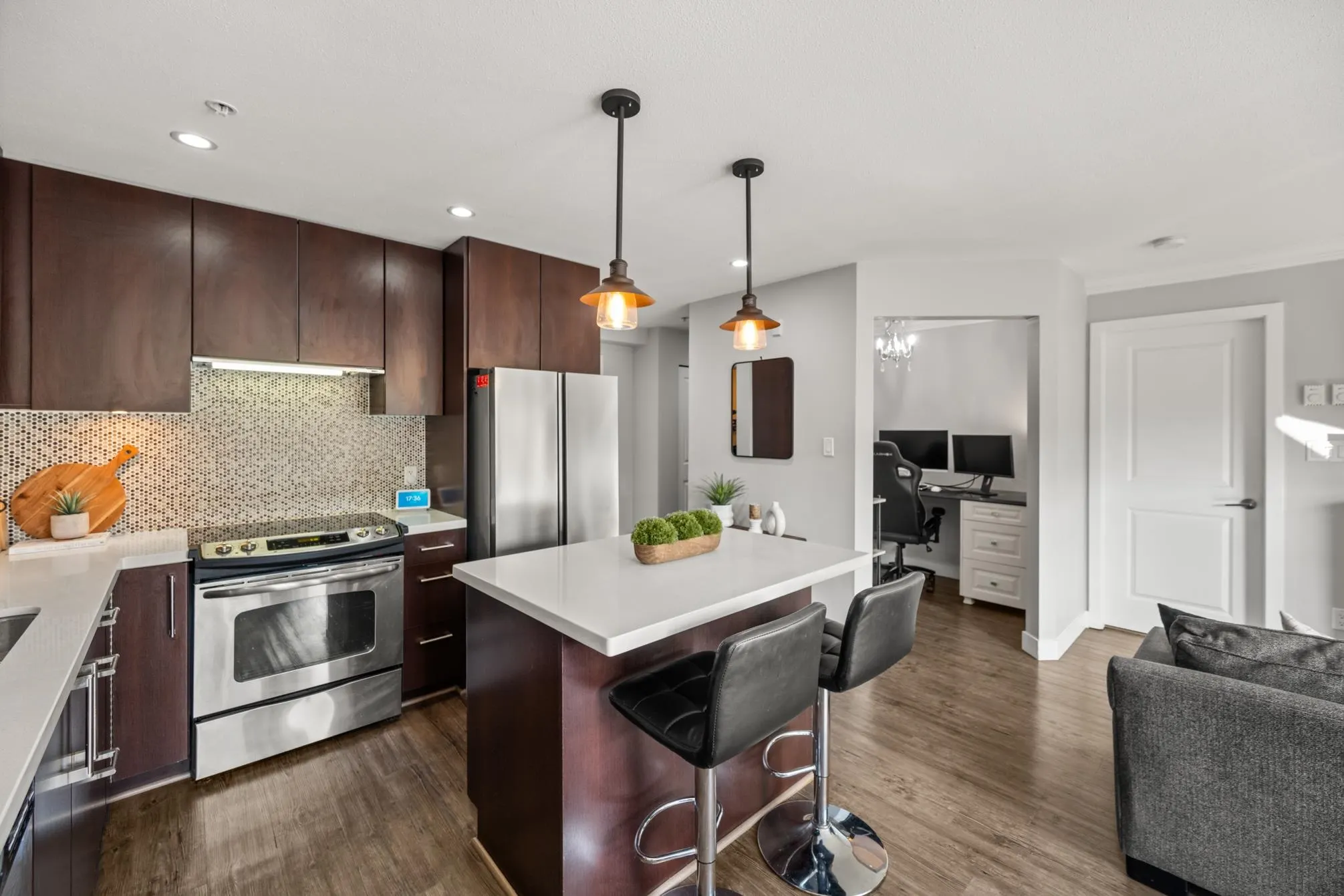 209 15735 Croydon Drive