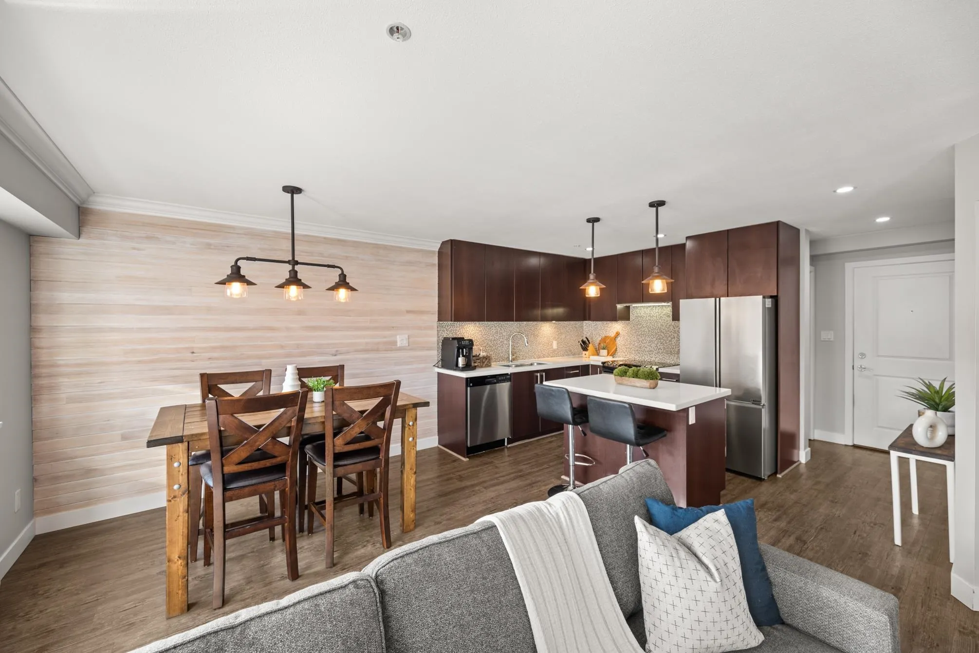 209 15735 Croydon Drive