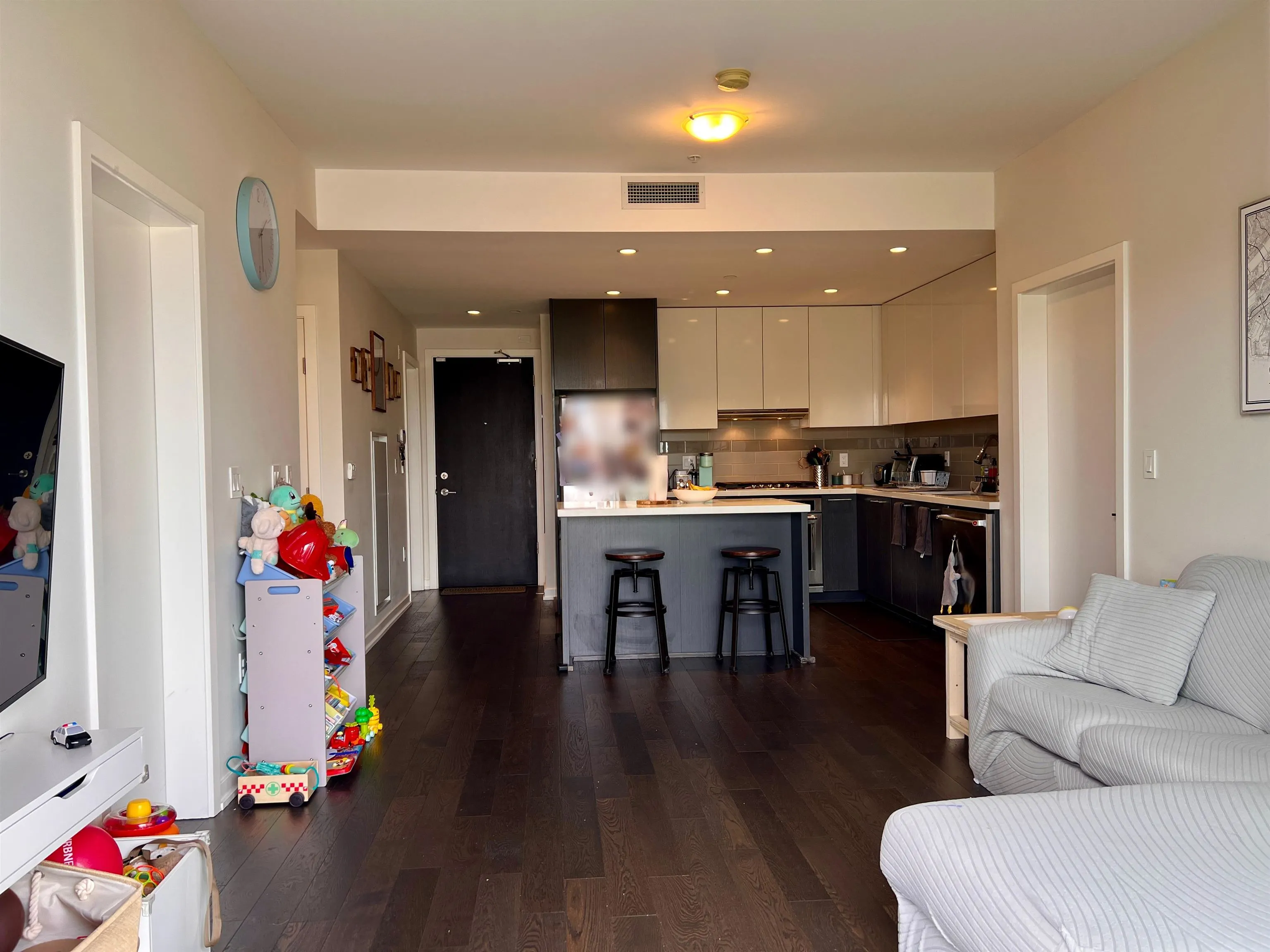 208 7008 River Parkway