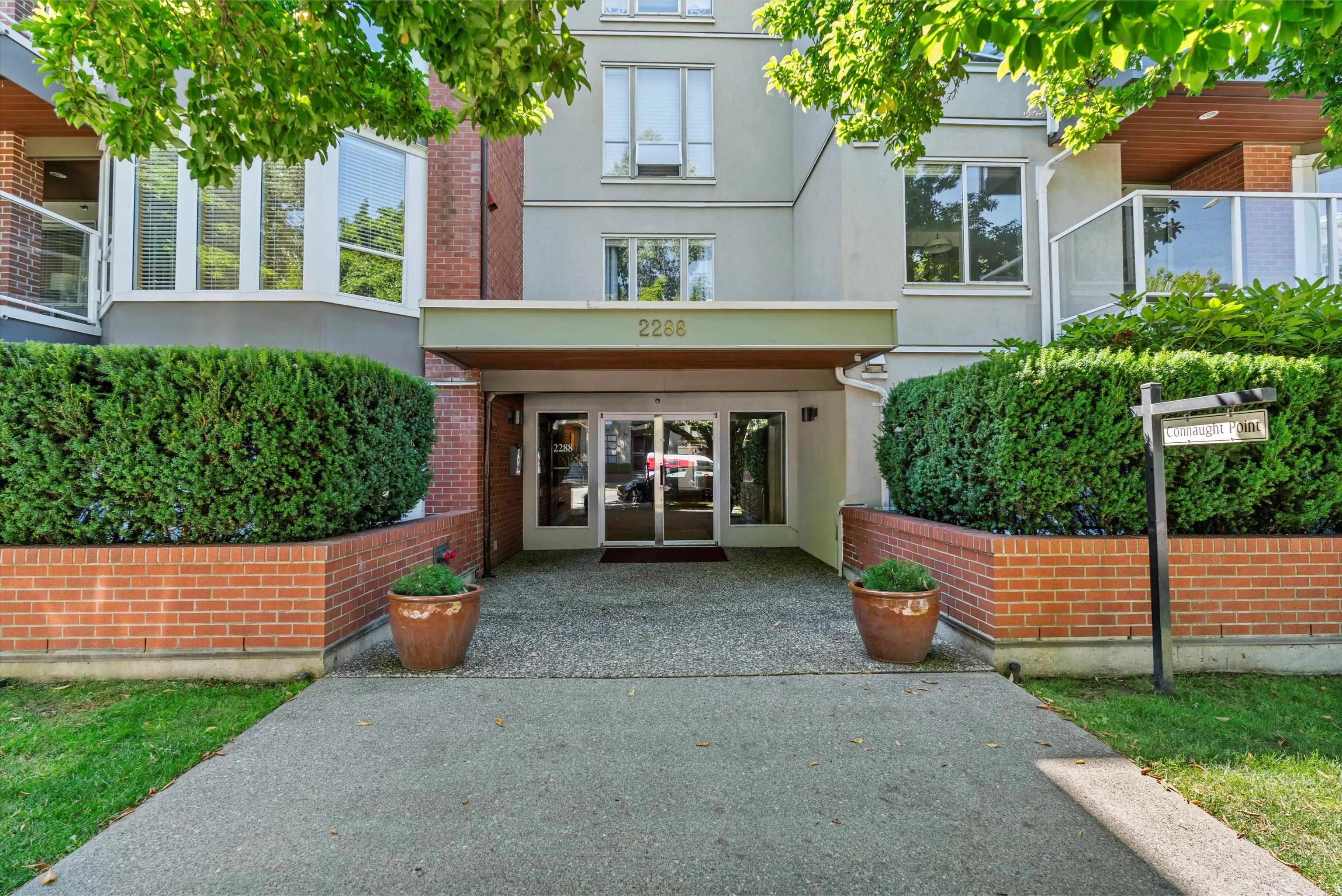 201 2288 W 12th Avenue