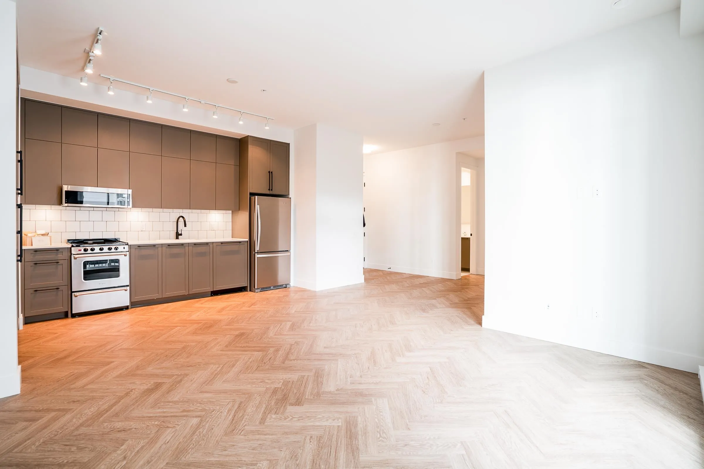 201 13929 105 Boulevard