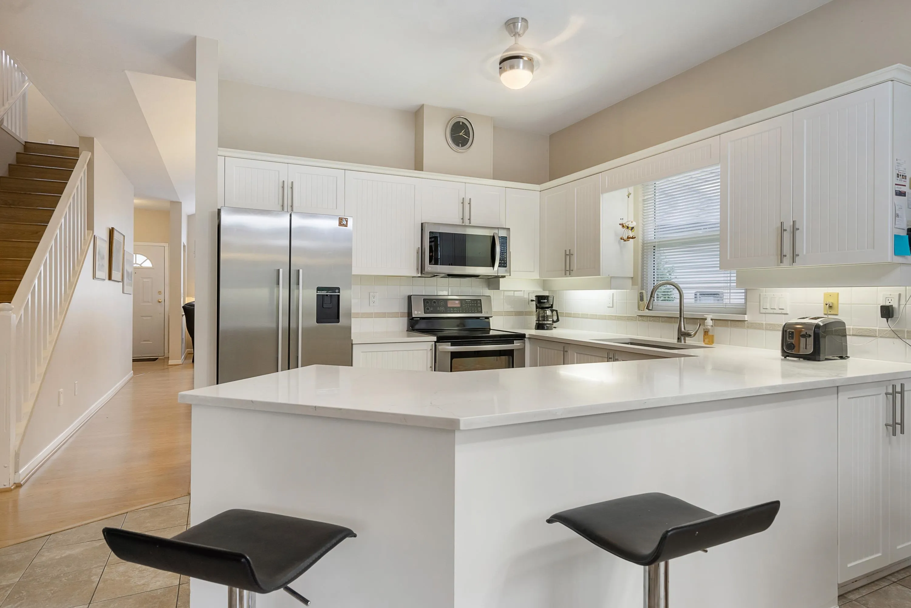 100 9025 216 Street
